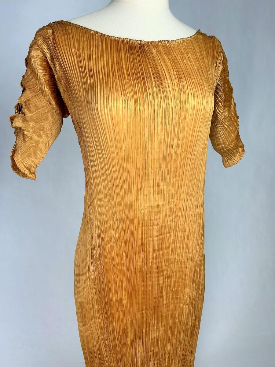 Plissee- Delphos-Kleid aus plissierter Seide von Mariano Fortuny – Venedig, um 1930 Damen im Angebot
