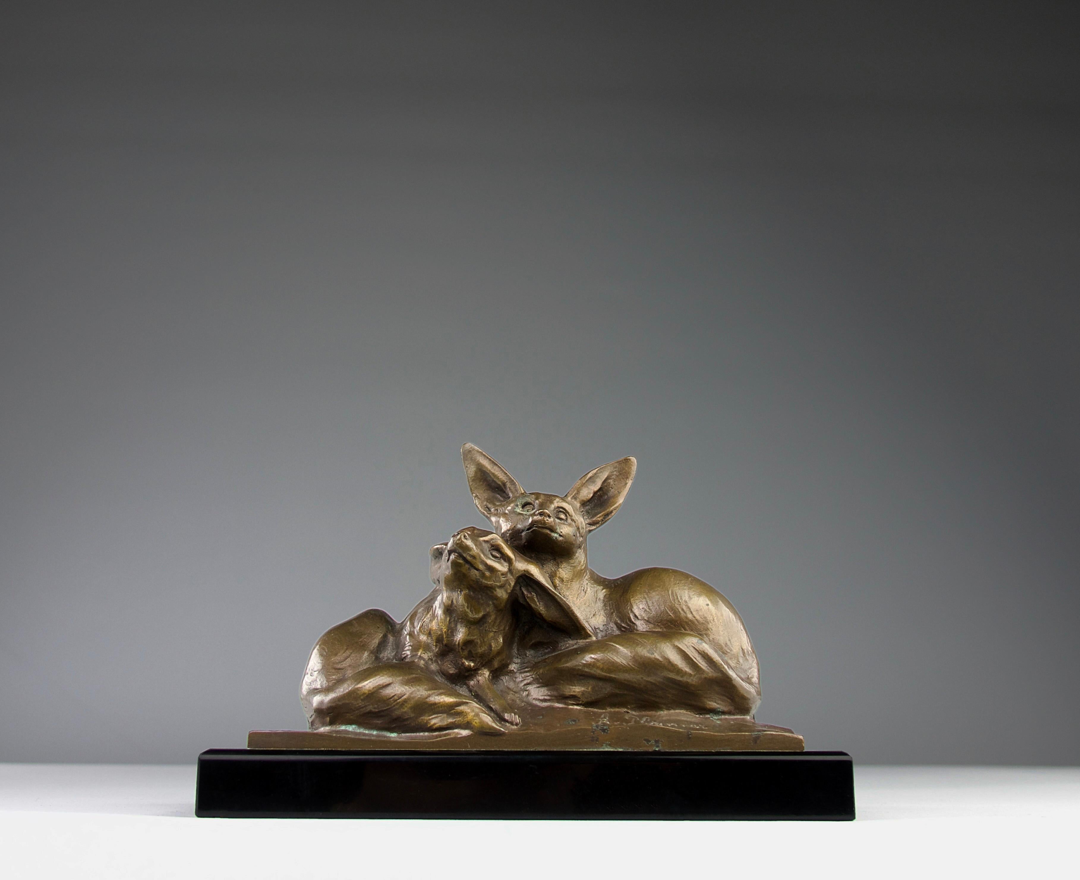 Superb patinated bronze sculpture by A. Plisnier of two fennecs huddling together manufactured by the Gorini Frères Foundry of Poitiers. France, 1920s.

Signed by artist and foundry.

In good condition. Slight oxidation of time.

Dimension in cm ( H
