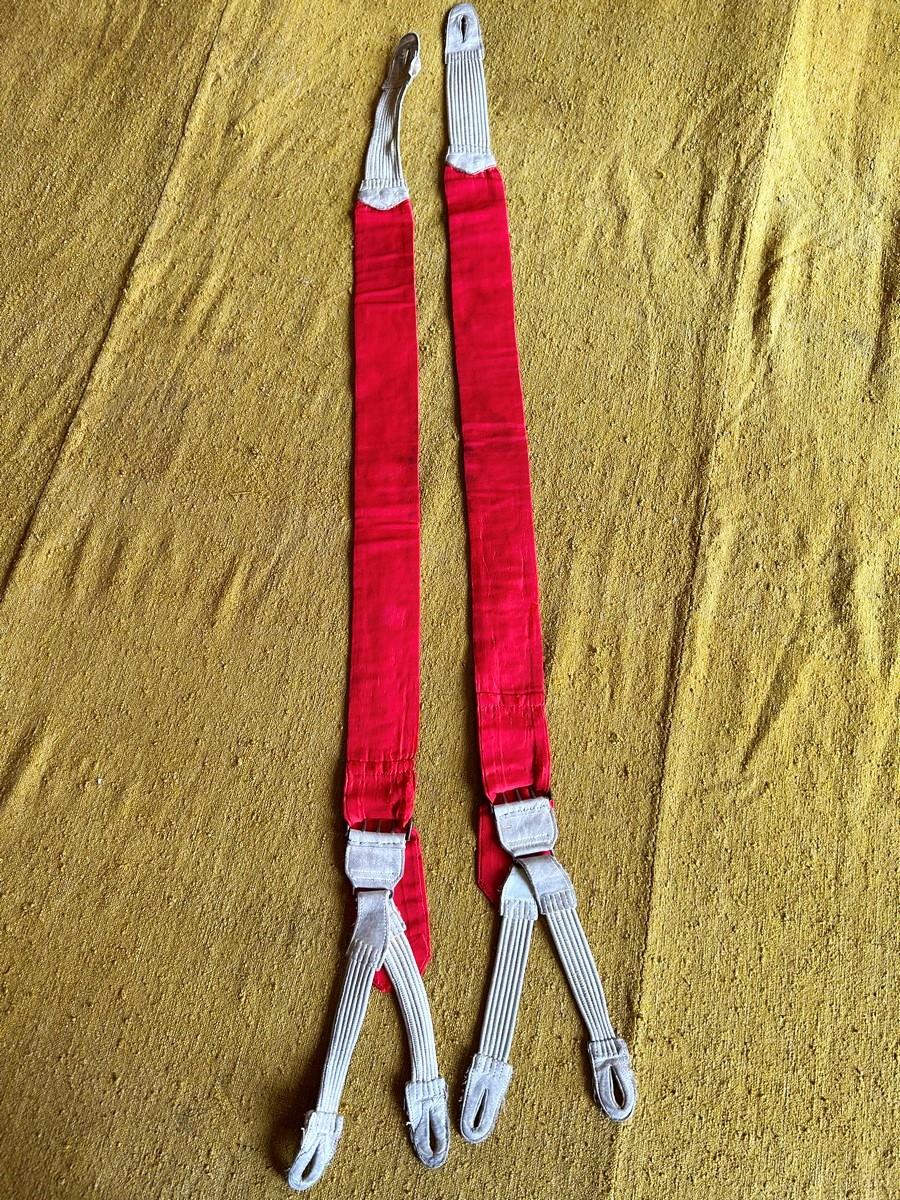 A point stitched pair of braces, taffeta and leather - England Circa 1840/1860 For Sale 5