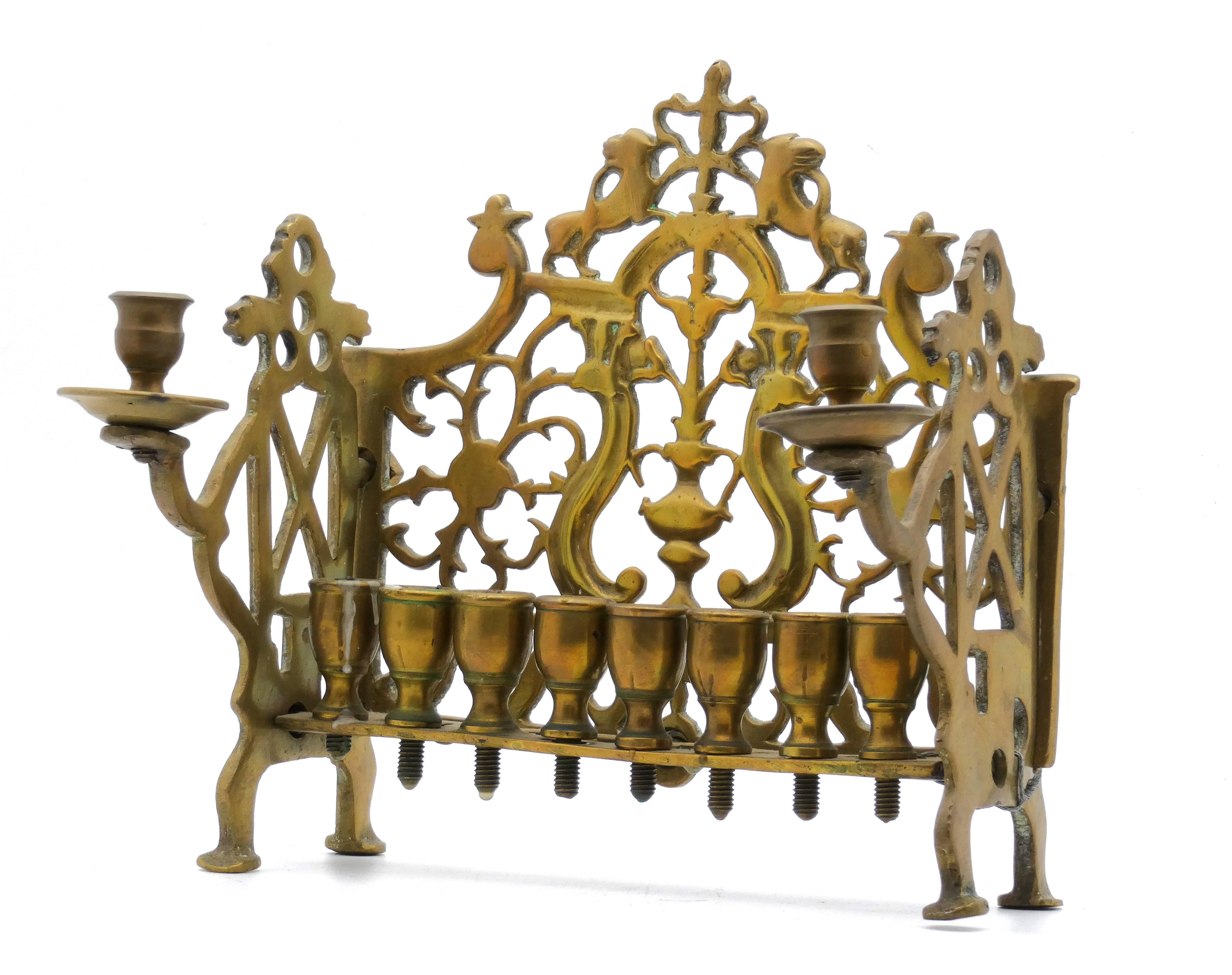 Rococò Lampada Hanukkah in ottone polacco, XIX secolo in vendita