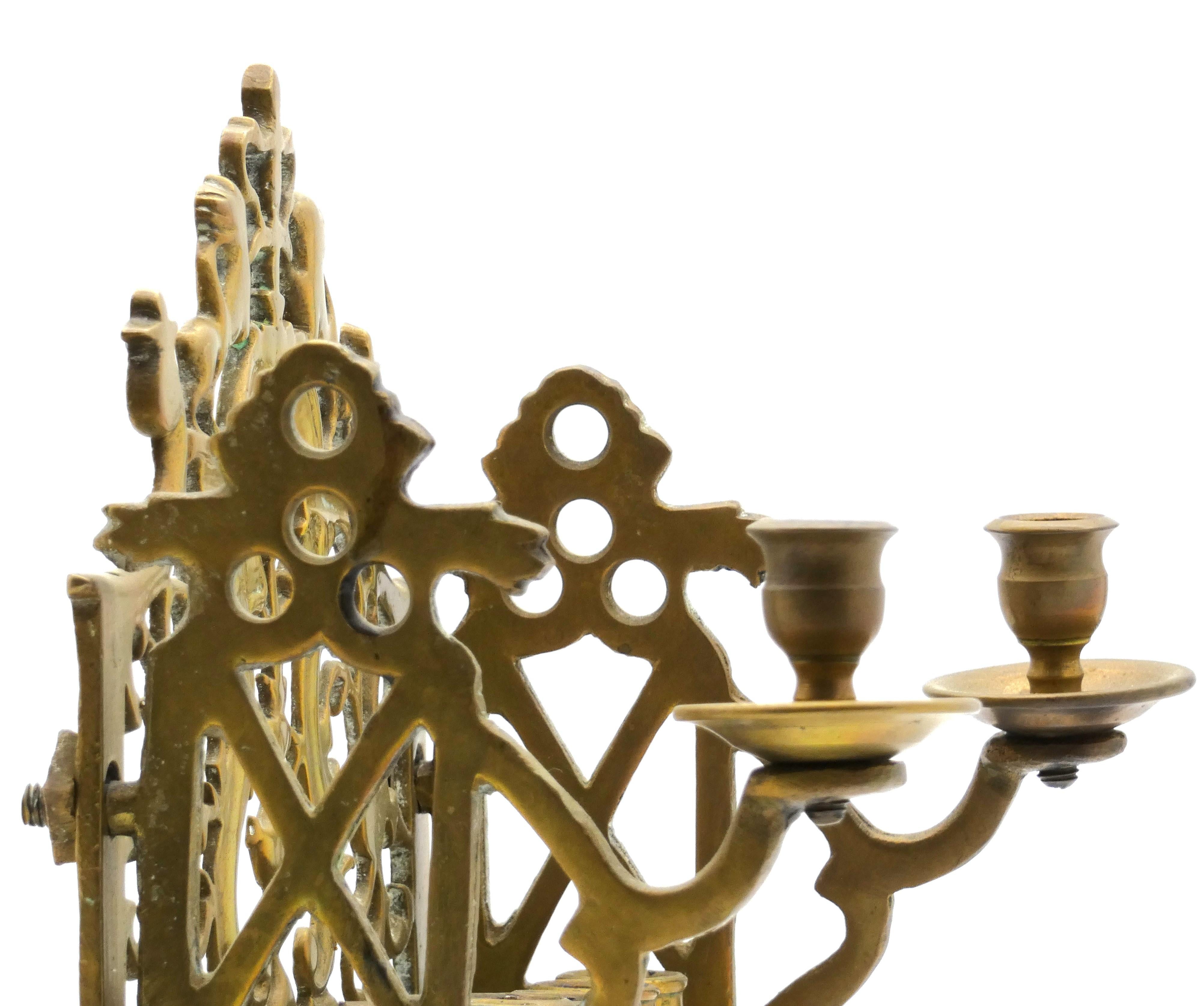 Lampada Hanukkah in ottone polacco, XIX secolo in vendita 1
