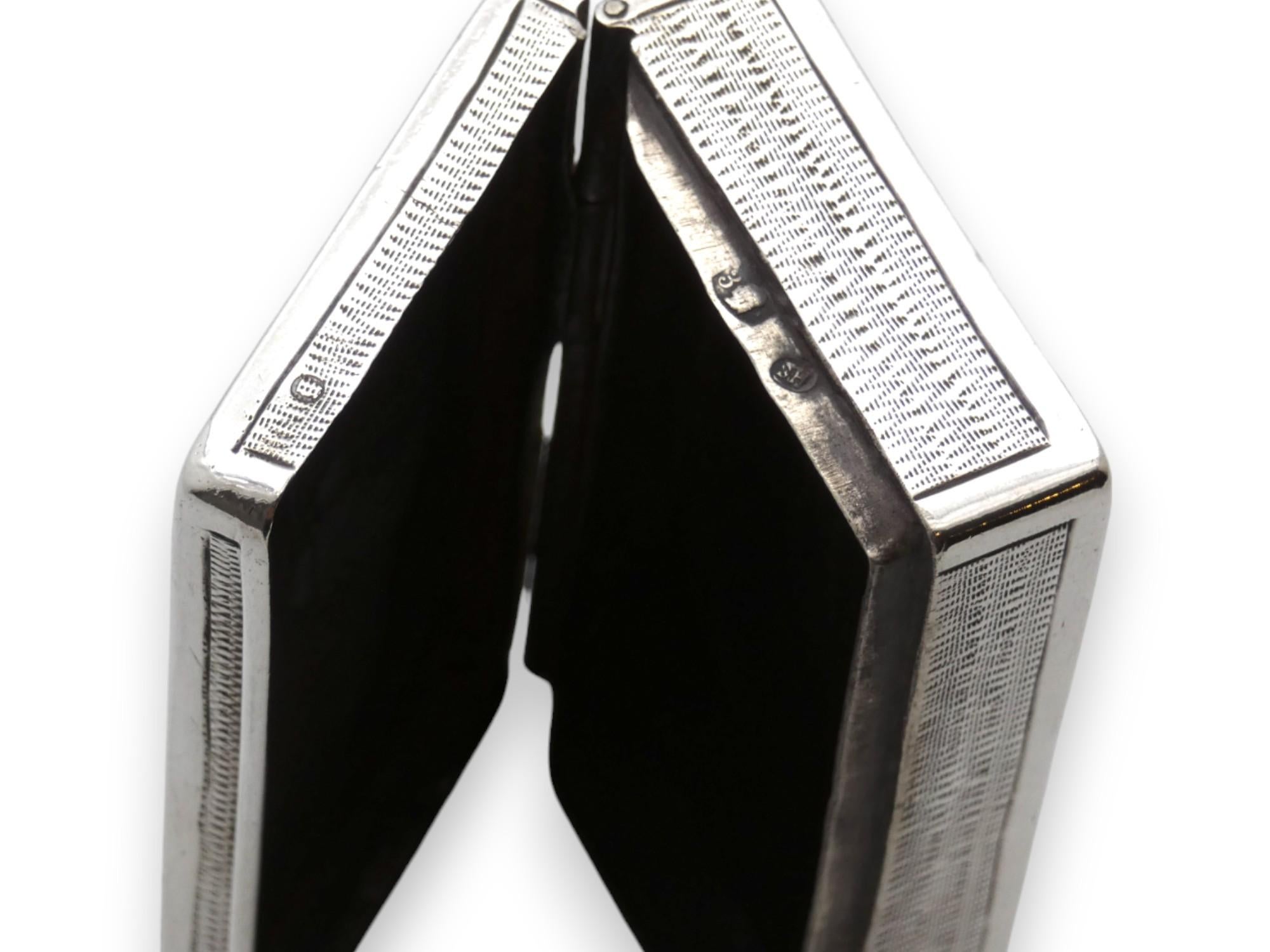 Inciso Una tabacchiera d'argento polacca del 1900 circa in vendita