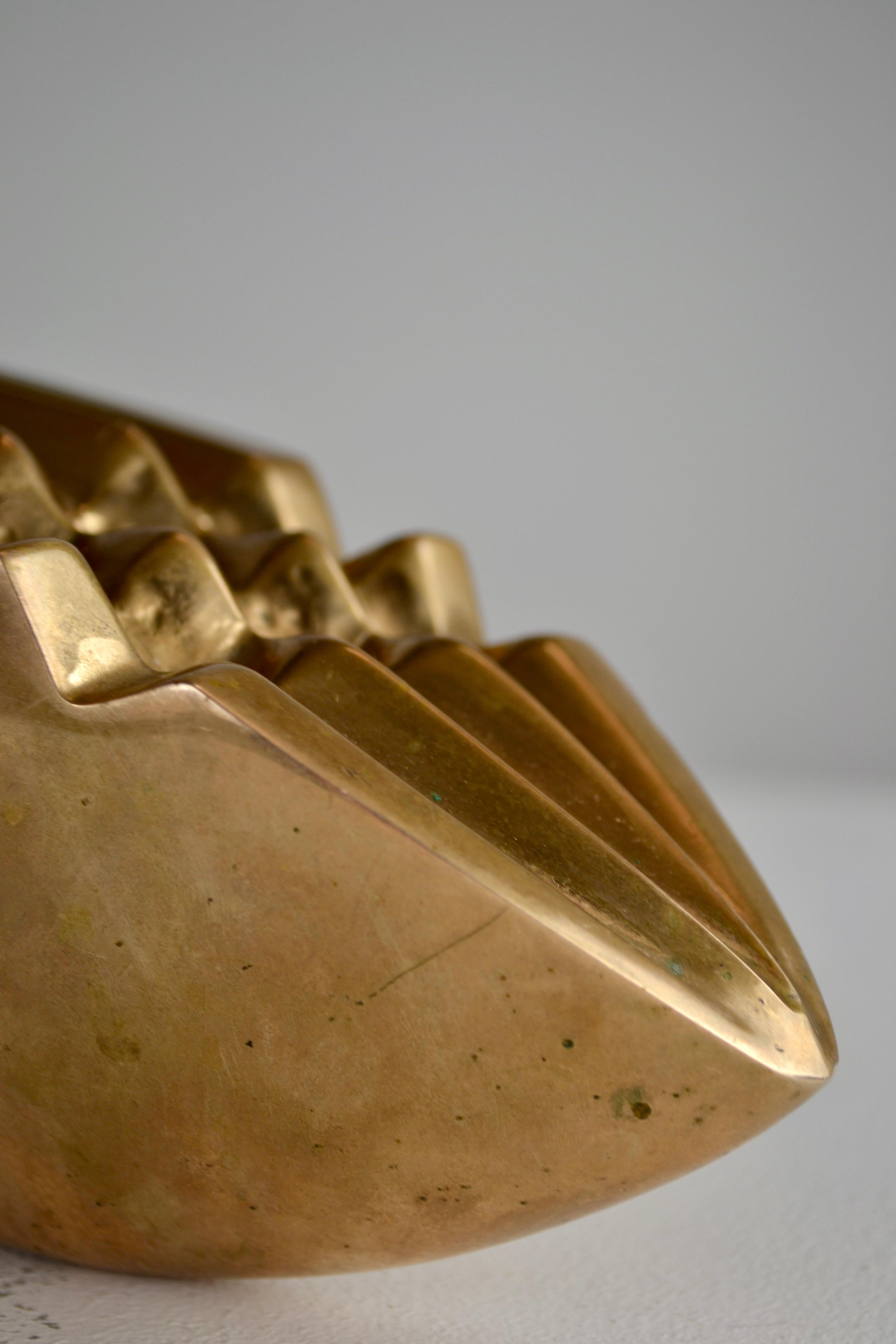 Francese Una scultura in bronzo lucido degli anni '30 - Francia in vendita