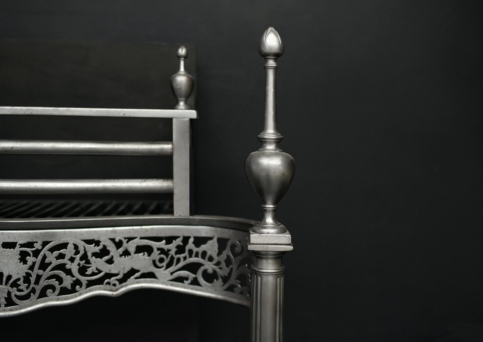 A Polished Firegrate in the Georgian Style In Good Condition For Sale In London, GB