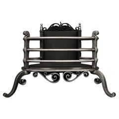 Une grille de cheminée Arts and Crafts