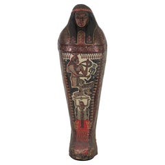 Couvercle de sarcophage en papier mâché de théâtre décoré en polychromie, 1ère moitié du C.I.C.