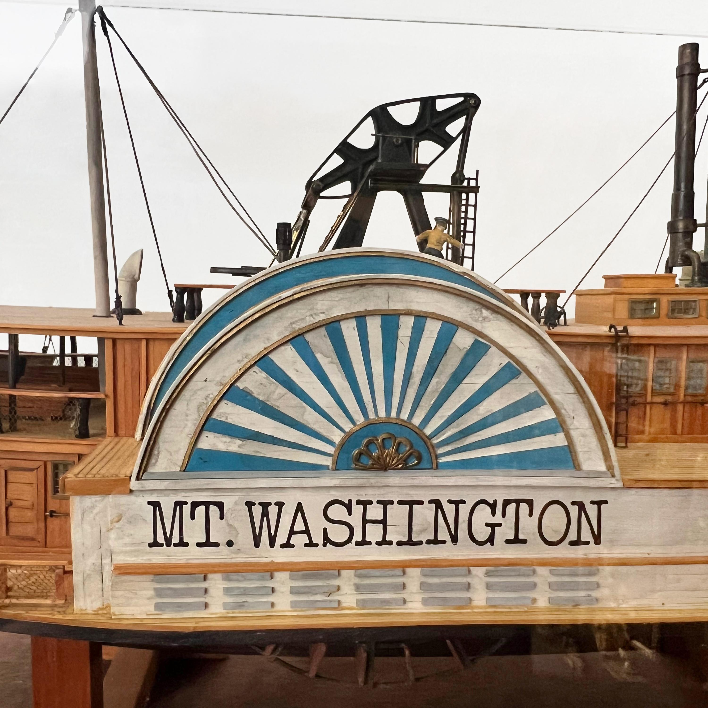 20ième siècle Modèle de bateau polychrome du Paddle Steam Mount Washington, de Fred Nagel 1988 en vente