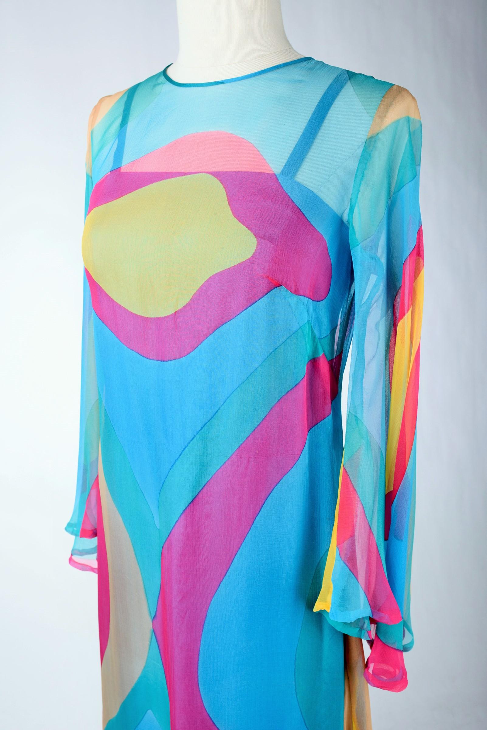 Pop-Art bedrucktes Chiffon-Memory-Kleid - Frankreich um 1975 im Angebot 8
