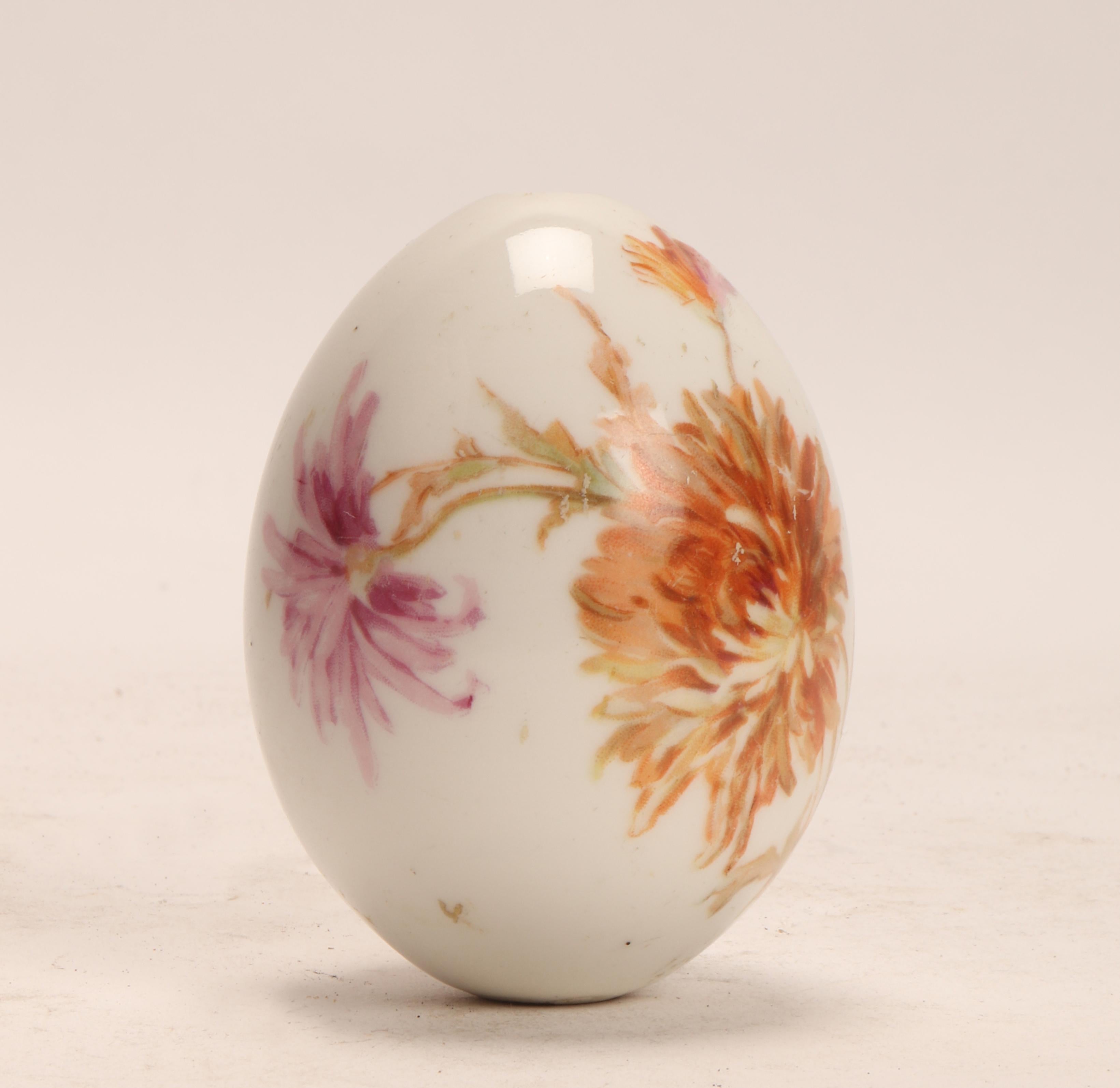 Russian Porcelain Easter Egg, Russia End of 19th Century For Sale
