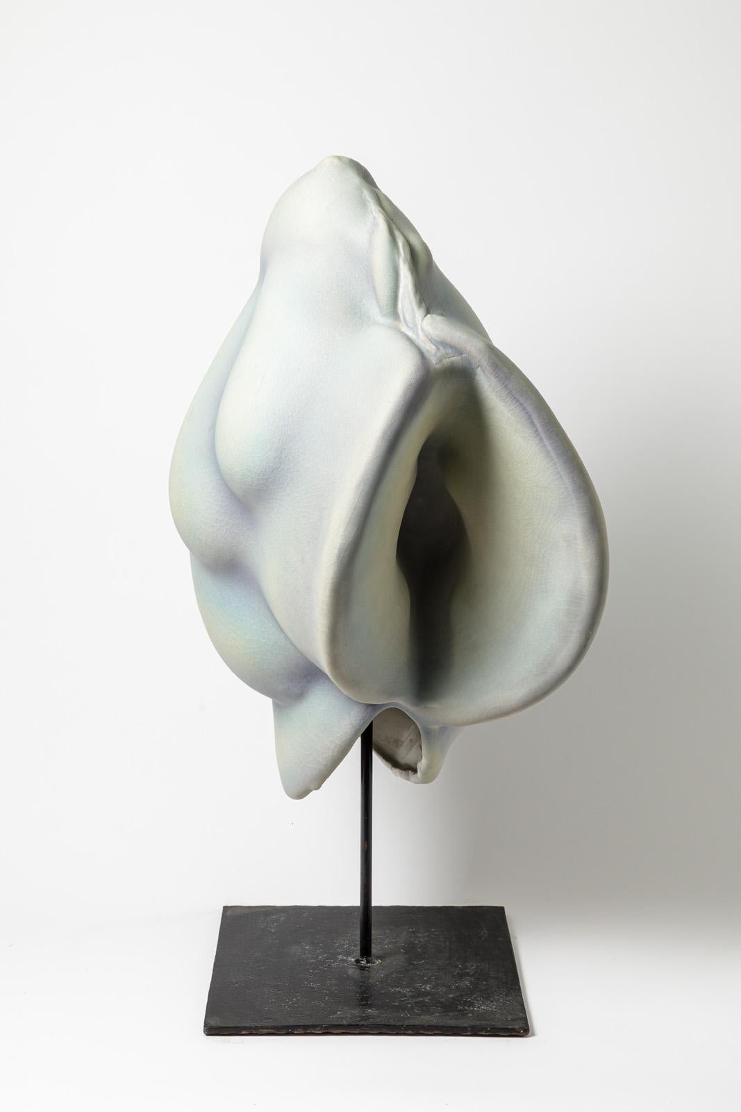 Eine Porzellanskulptur von Wayne Fischer, 1997 (Französisch) im Angebot