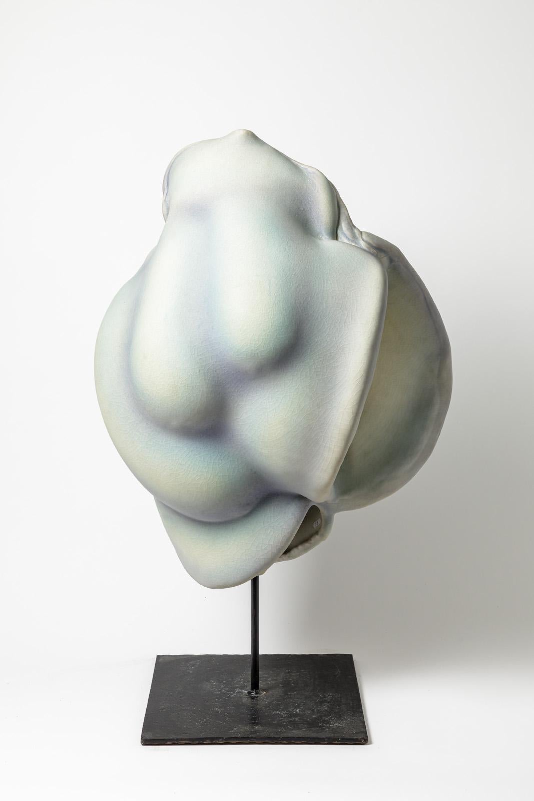 A porcelain sculpture by Wayne Fischer, 1997 In New Condition For Sale In Saint-Ouen, FR