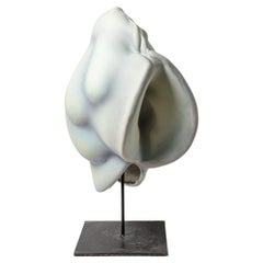 Une sculpture en porcelaine de Wayne Fischer, 1997