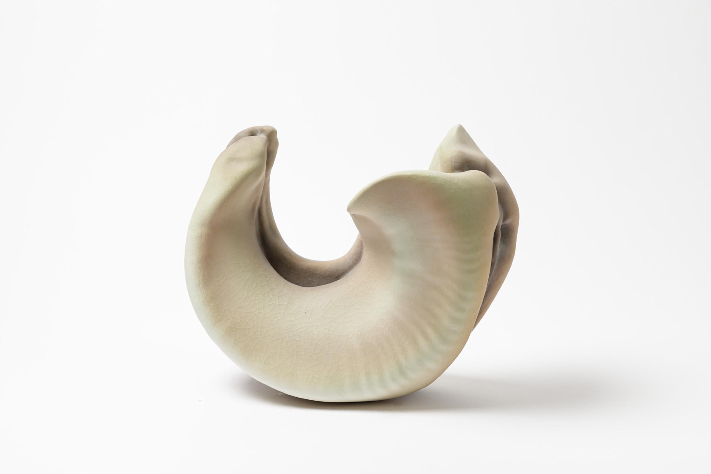 Beaux-Arts Une sculpture en porcelaine de Wayne Fischer, 2022 en vente