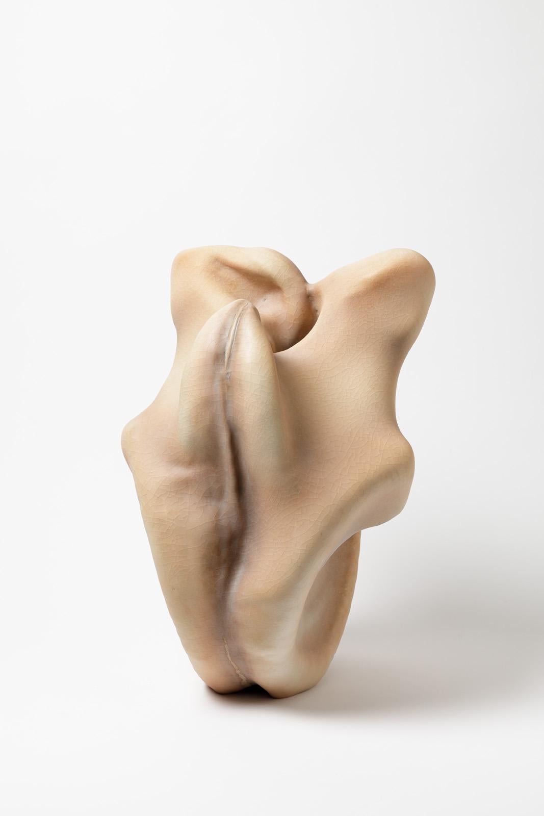 Eine Porzellanskulptur von Wayne Fischer, 2022 (Französisch) im Angebot