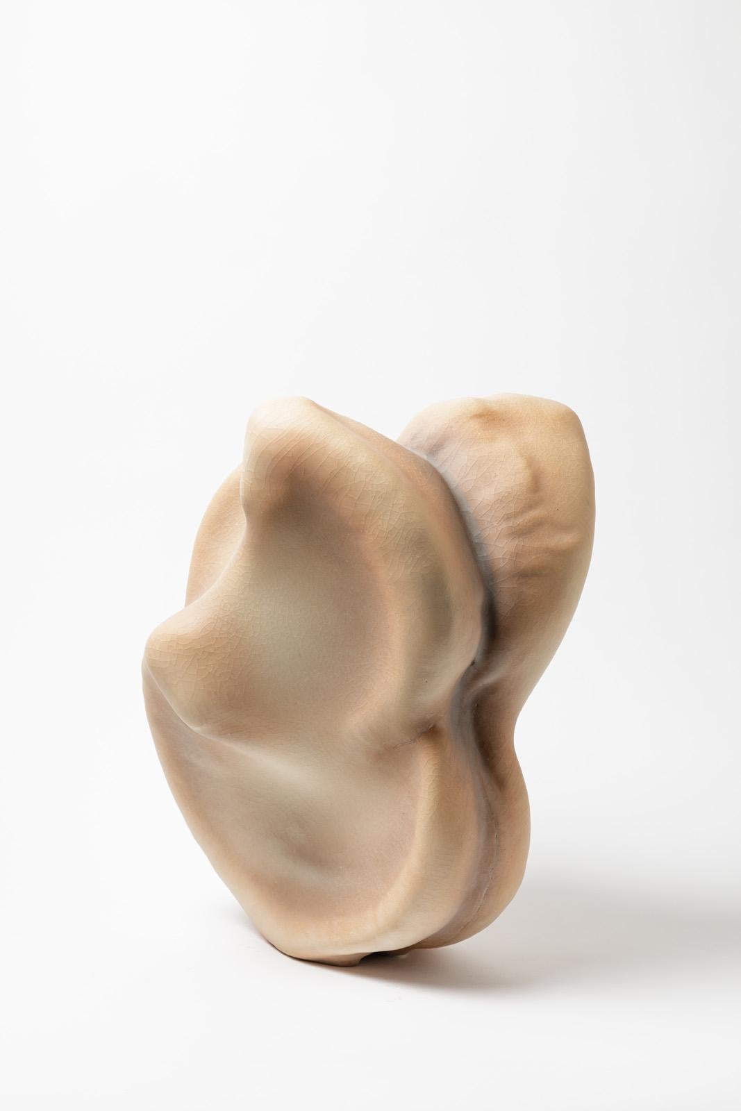 Eine Porzellanskulptur von Wayne Fischer, 2022 (Keramik) im Angebot