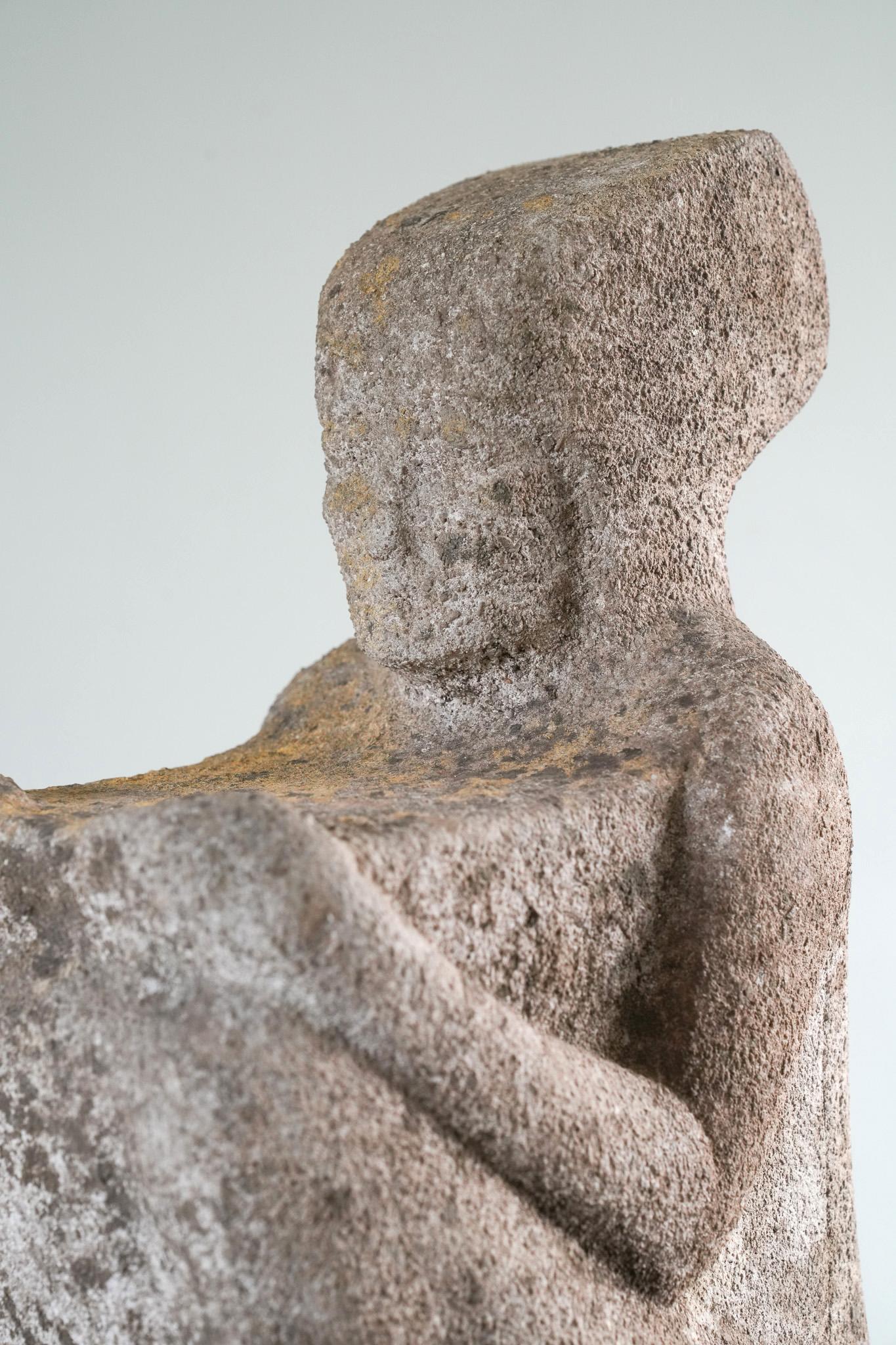 Una estatua de piedra de Portland de una deidad egipcia Inglés en venta