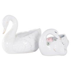 Un Swan en céramique portugaise et un Canard en céramique chinoise