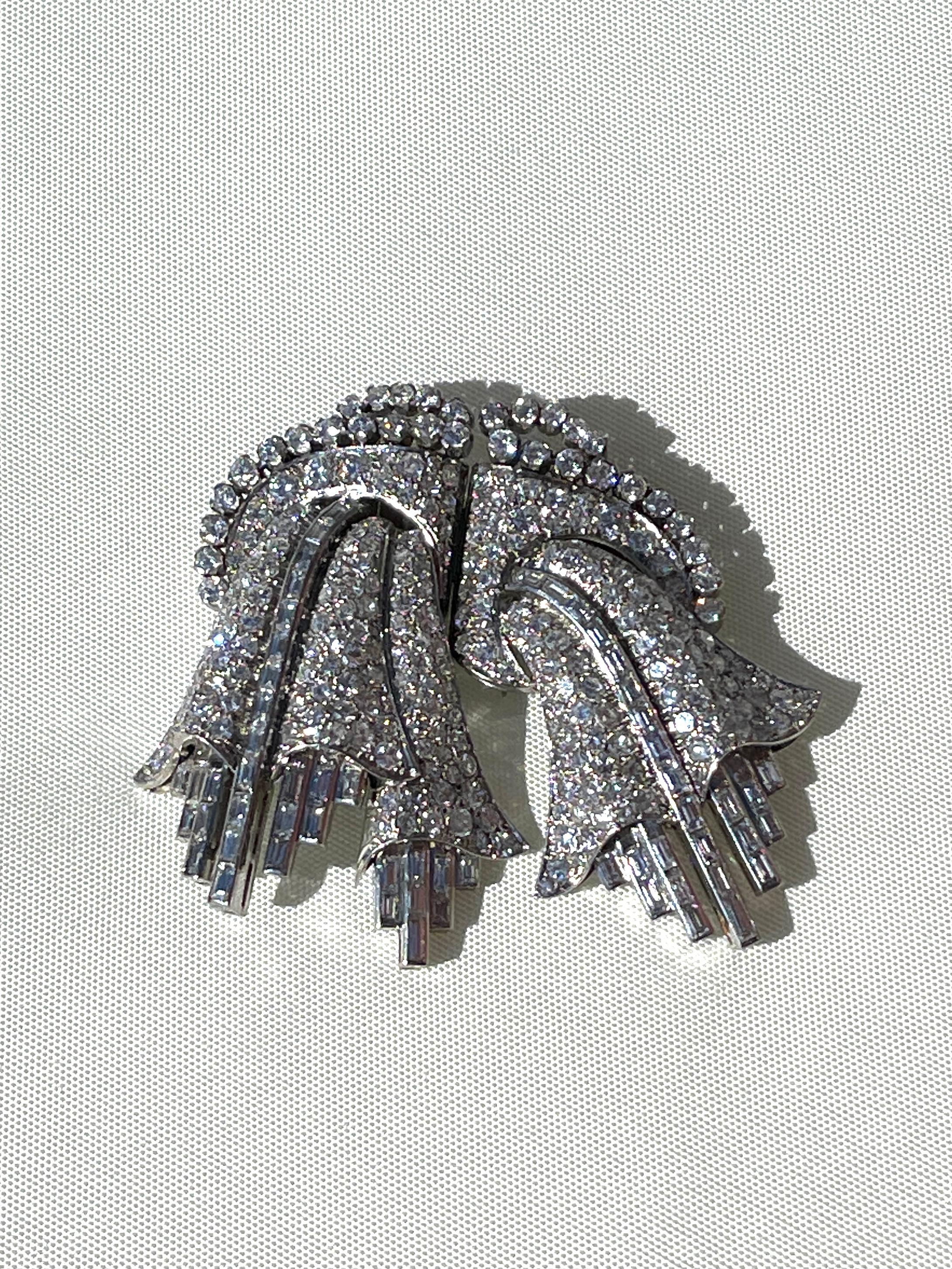 Mixed Cut Art Deco Floral Diamonds Platinum 15 Carats European Double Clip or Brooch For Sale