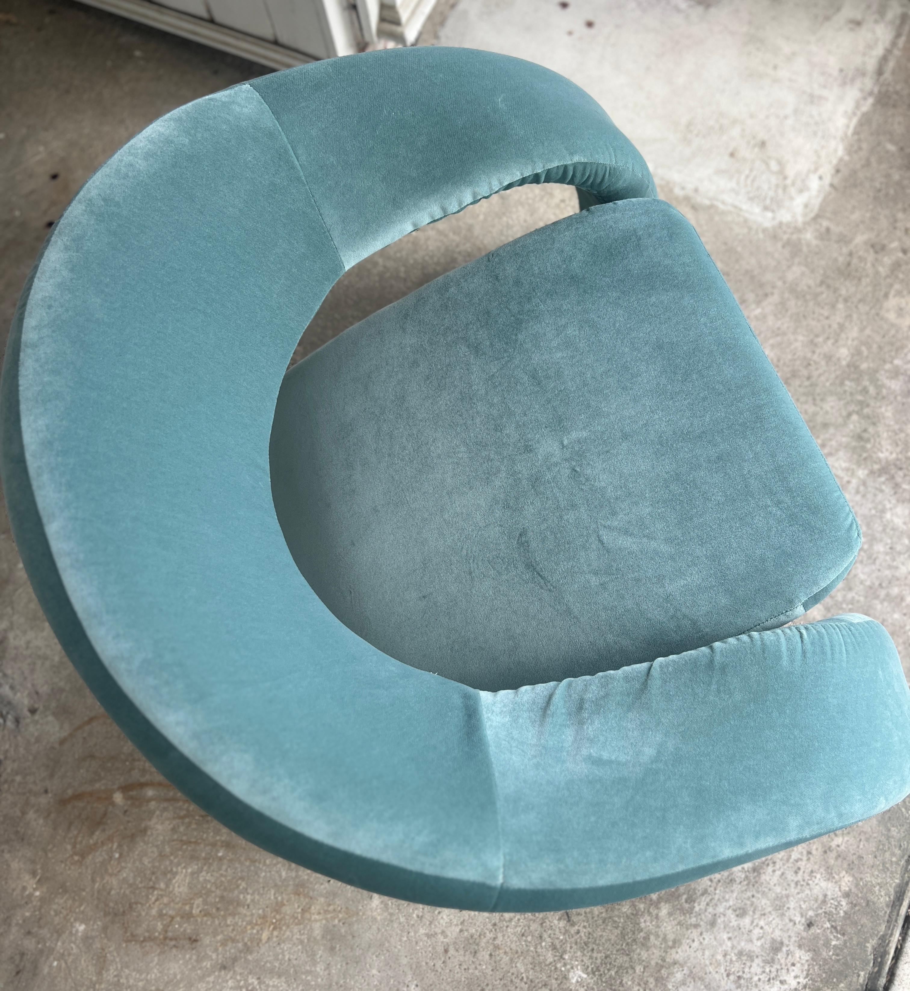 a post modern sculptural Jaymar tongue chair in blue velvet, circa 1980s 8