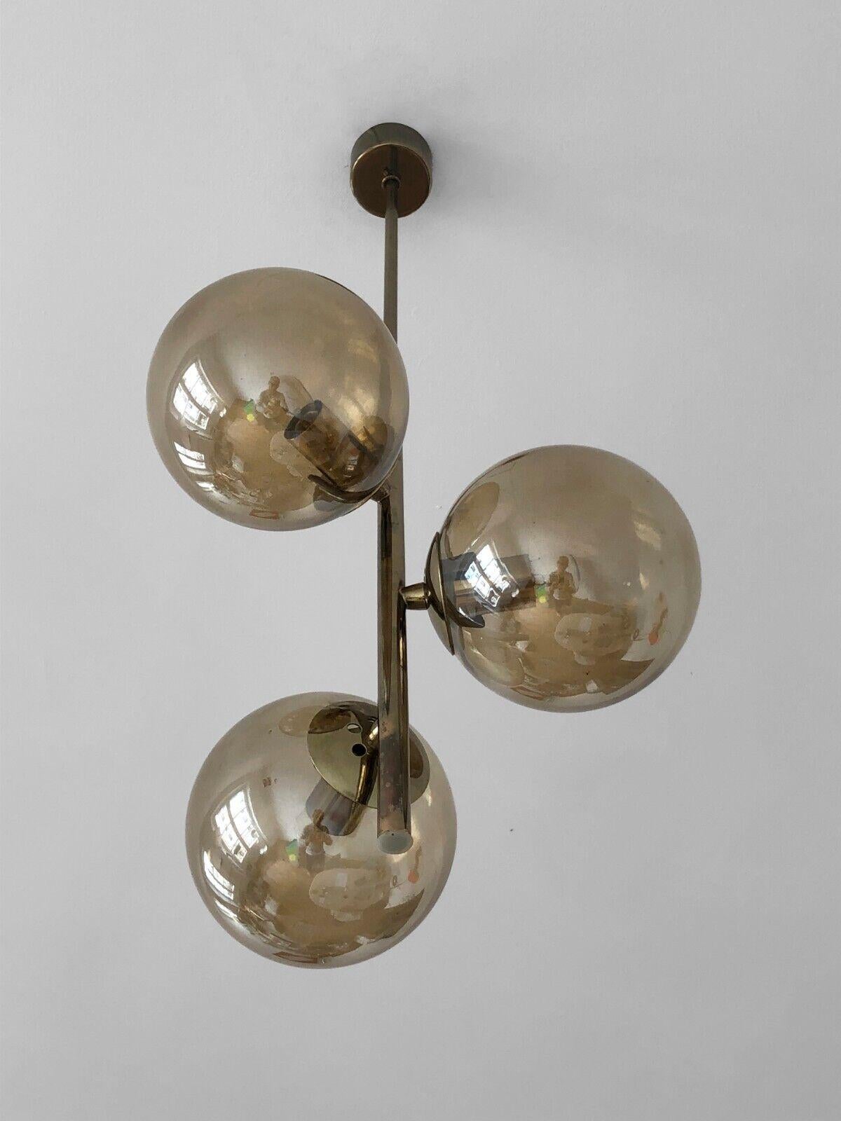 A Seventies POST-MODERN SPACE-AGE CEILING LIGHT FIXTURE, in RAAK Style, 1970 For Sale 2