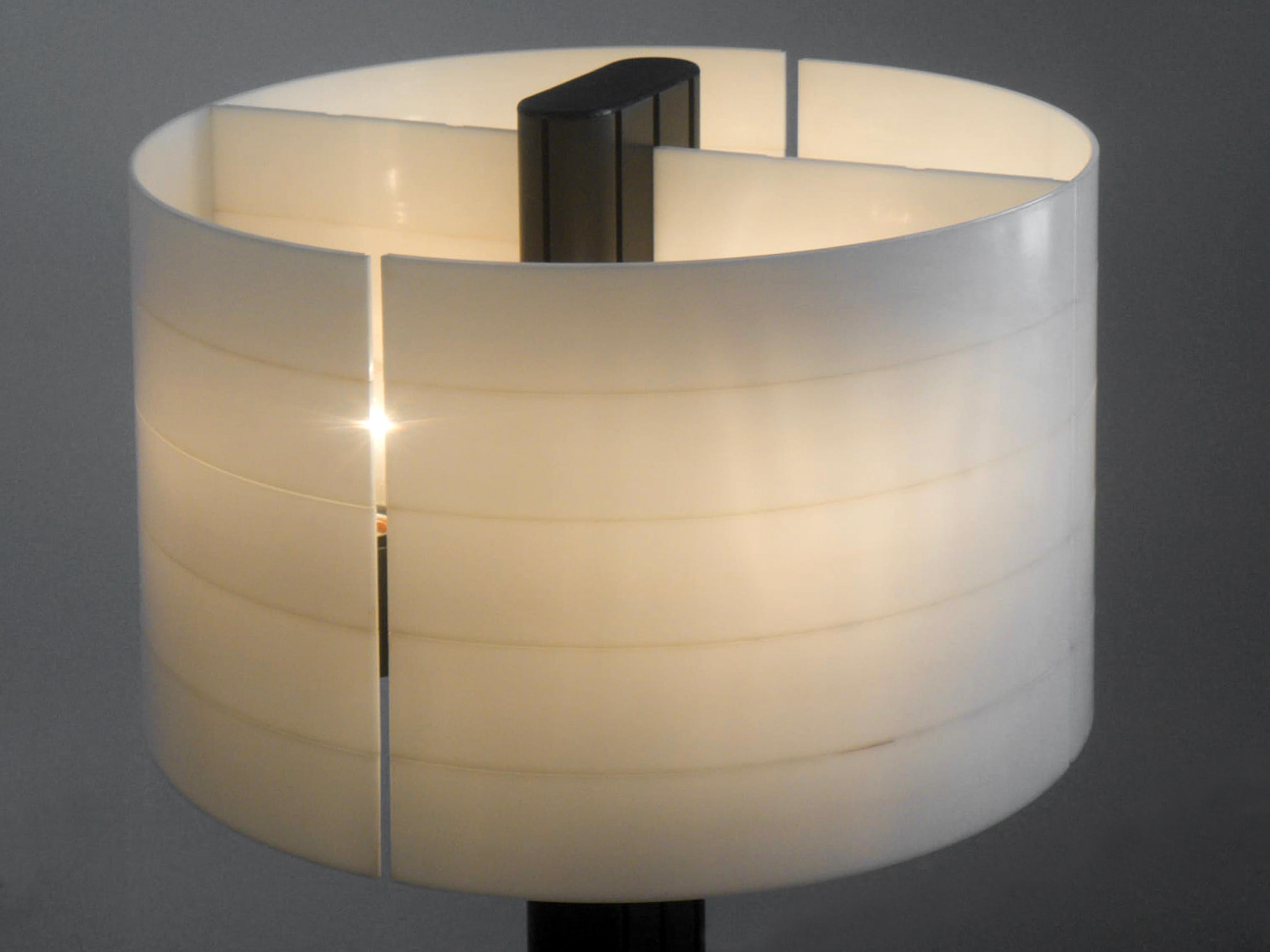 A POST-MODERN Table LAMP by JEAN-PIERRE VITRAC, VERRE LUMIERE, France 1990 In Good Condition For Sale In PARIS, FR