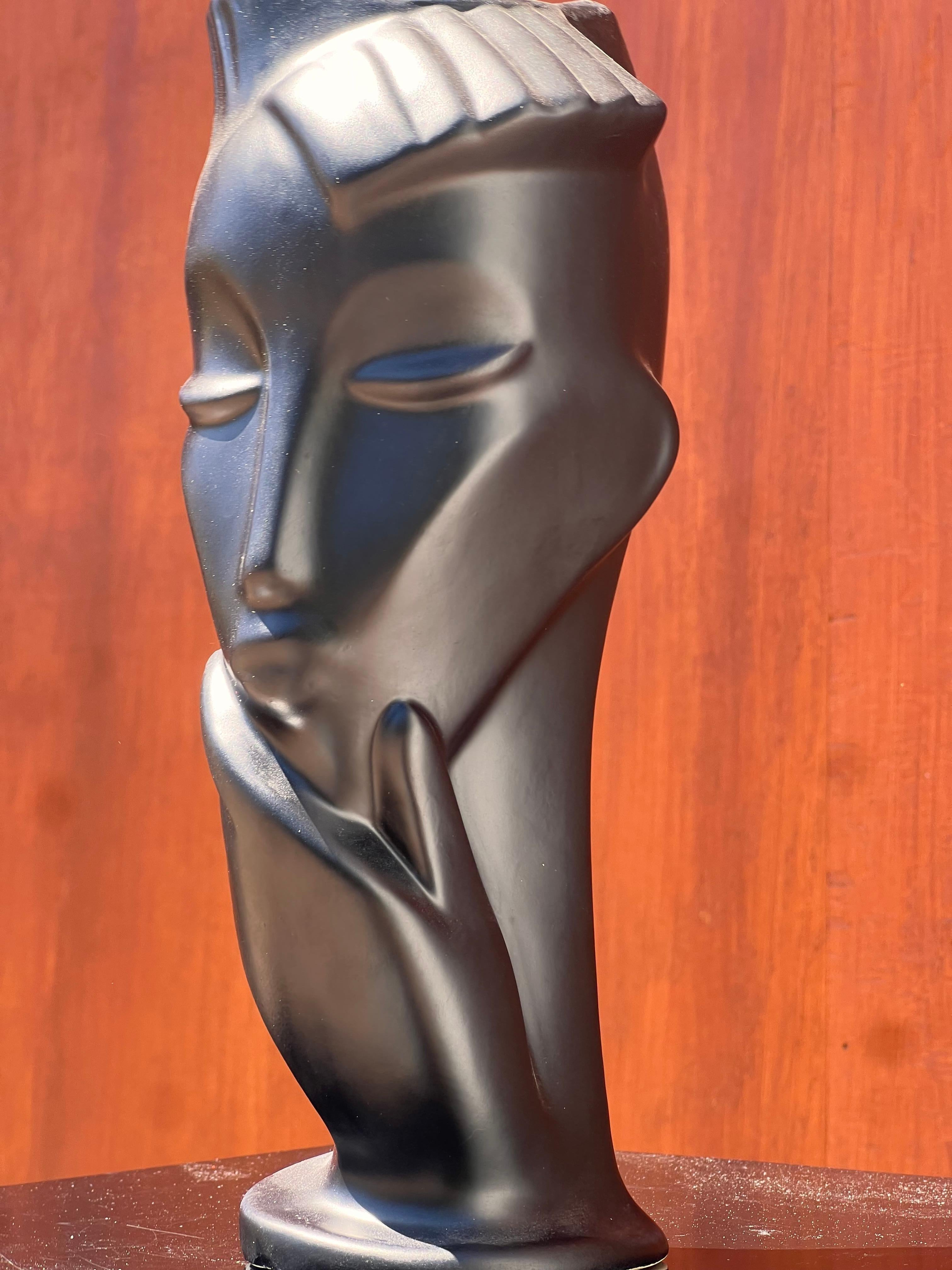Eine postmoderne Gesichtsvase nach Lindsey B., um 1980 (20. Jahrhundert) im Angebot
