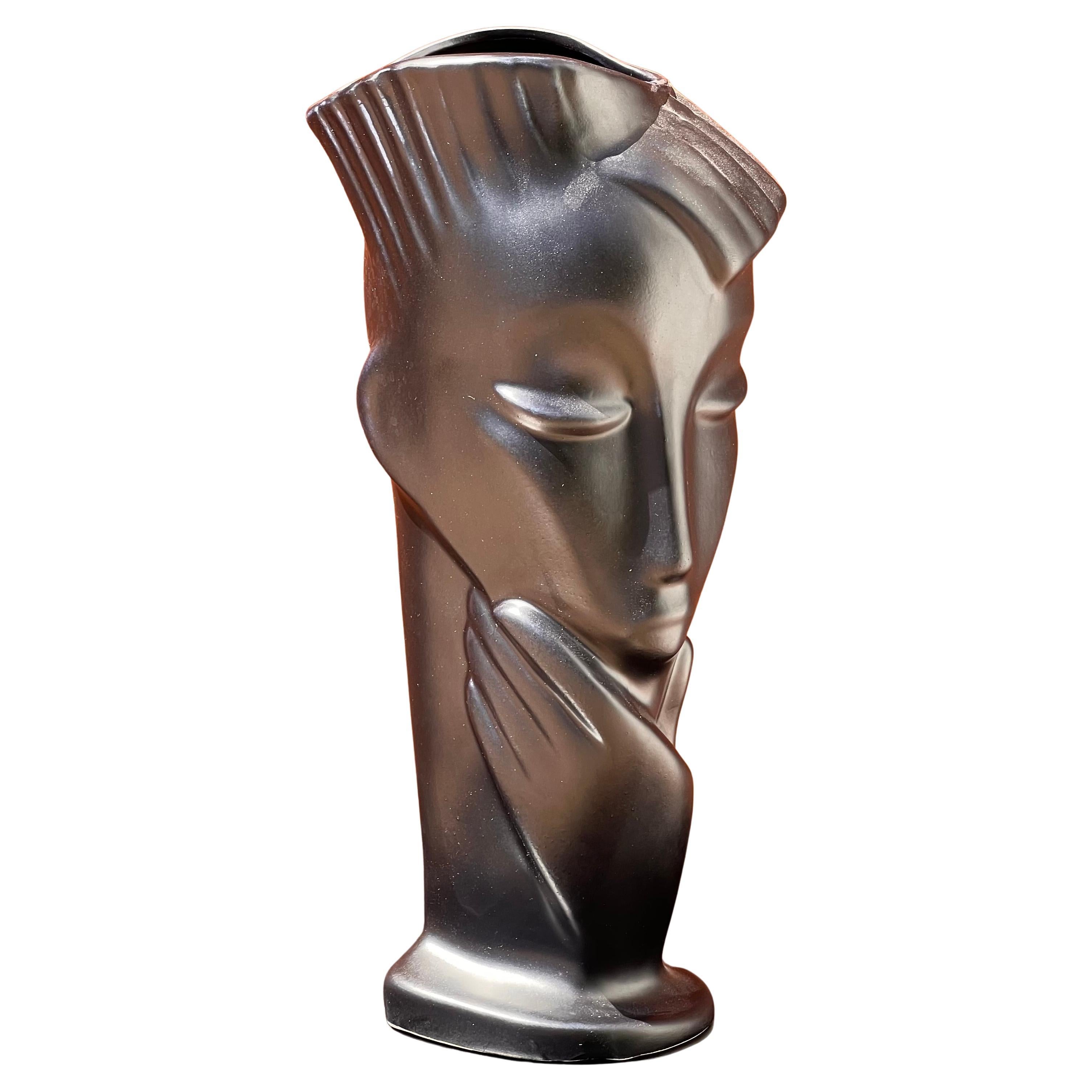 Eine postmoderne Gesichtsvase nach Lindsey B., um 1980 im Angebot