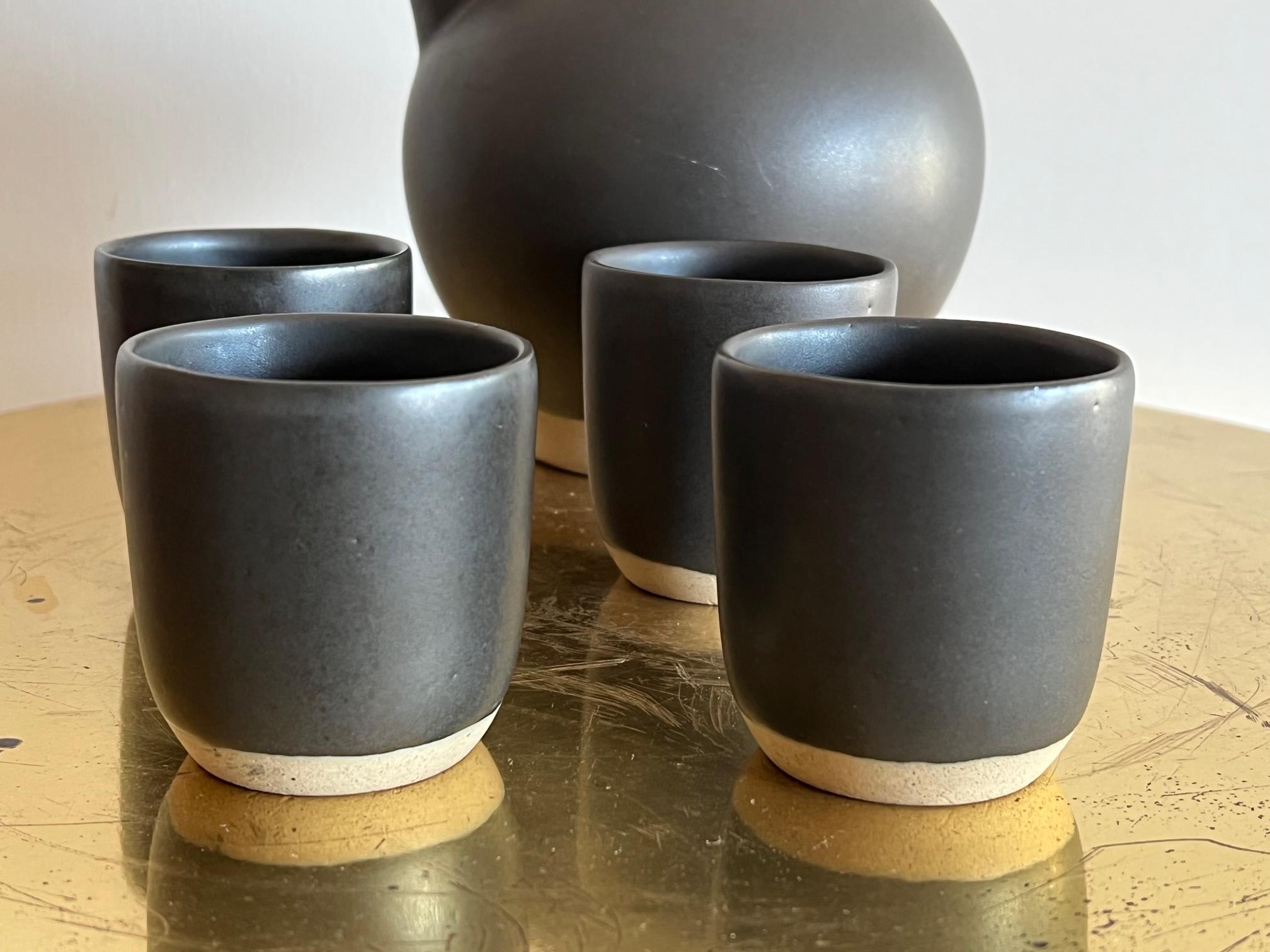 Milieu du XXe siècle Service à café en poterie avec tasses assorties de Martz en vente