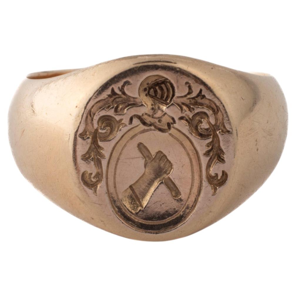 Un poderoso anillo de sello francés de 18 quilates en venta