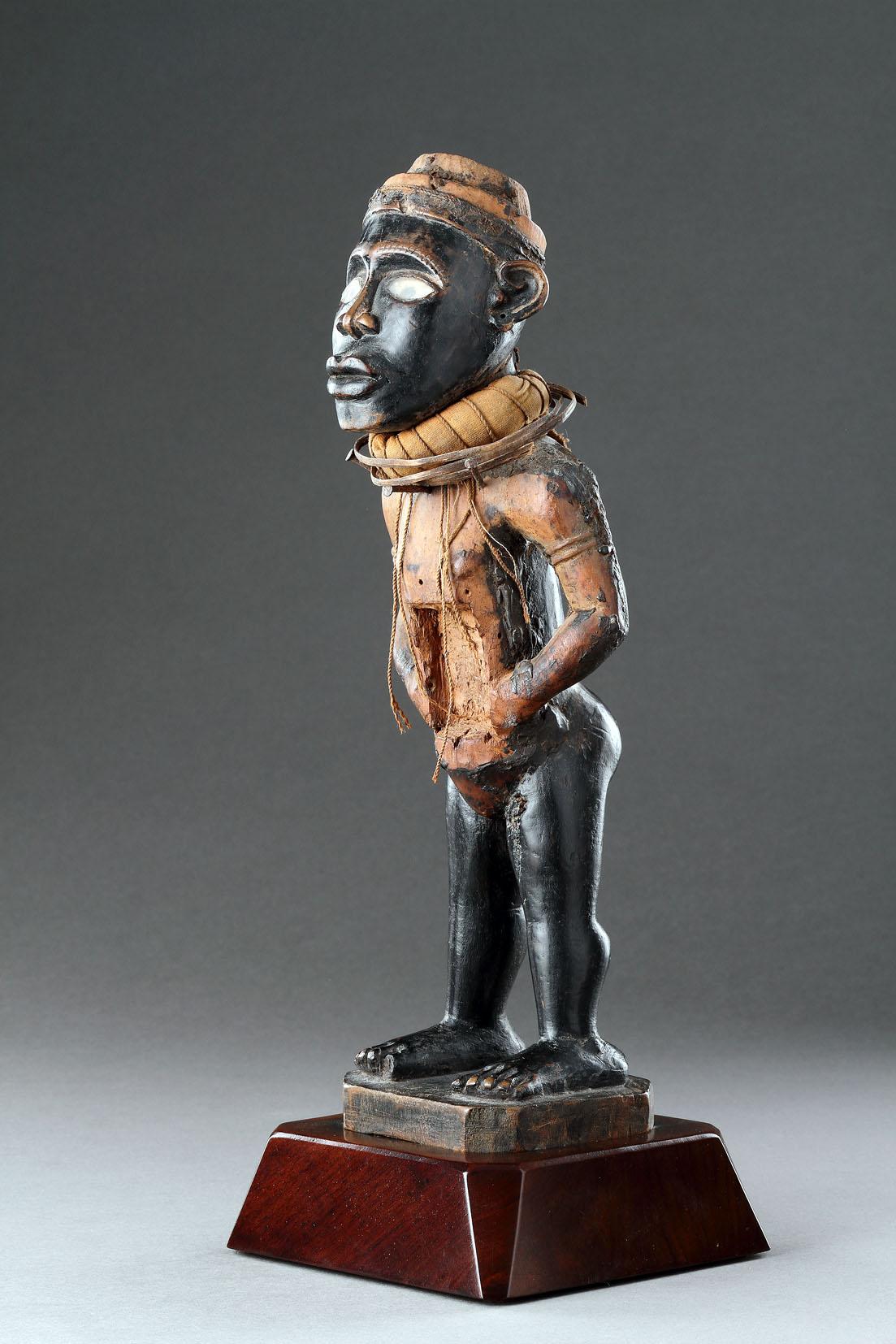 A Powerful Kongo Fetish Figure In Good Condition For Sale In London, GB