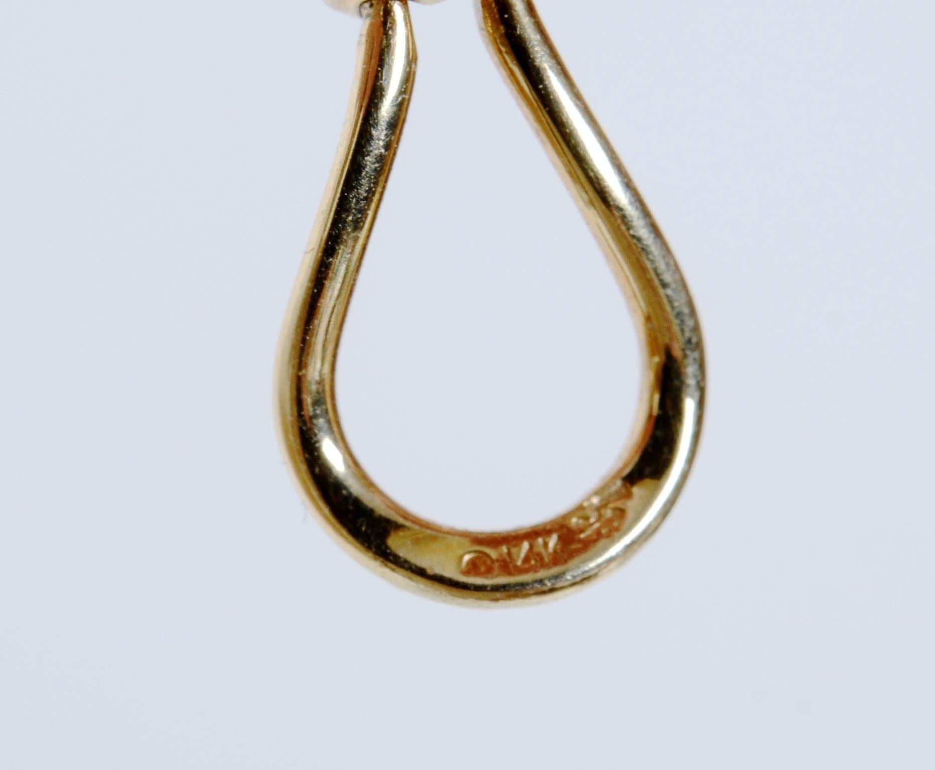 Boucles d'oreilles classiques Tiffany & Co Signature avec perles et nœuds en or jaune 14KT en vente 2