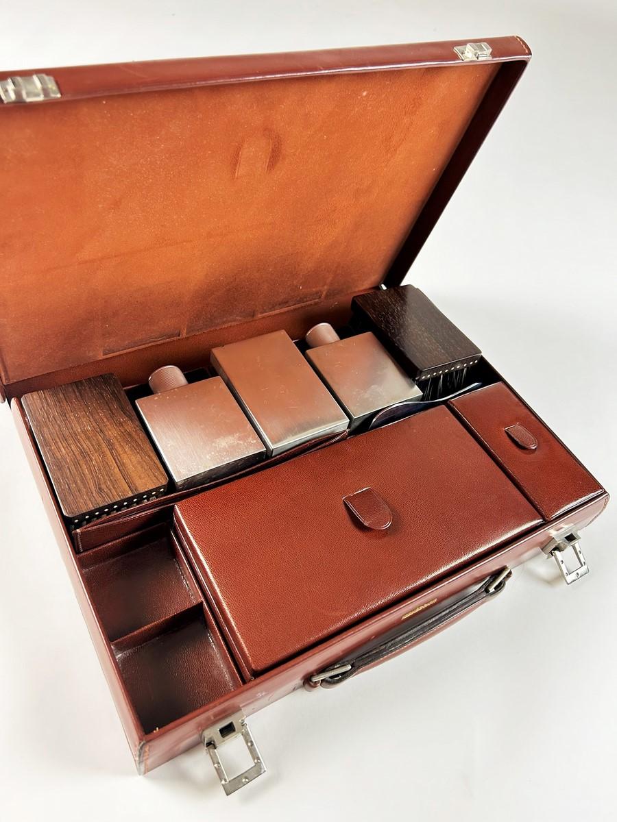 A Precious Hermès Toiletry Leather Travel Case Circa 1970 For Sale 9