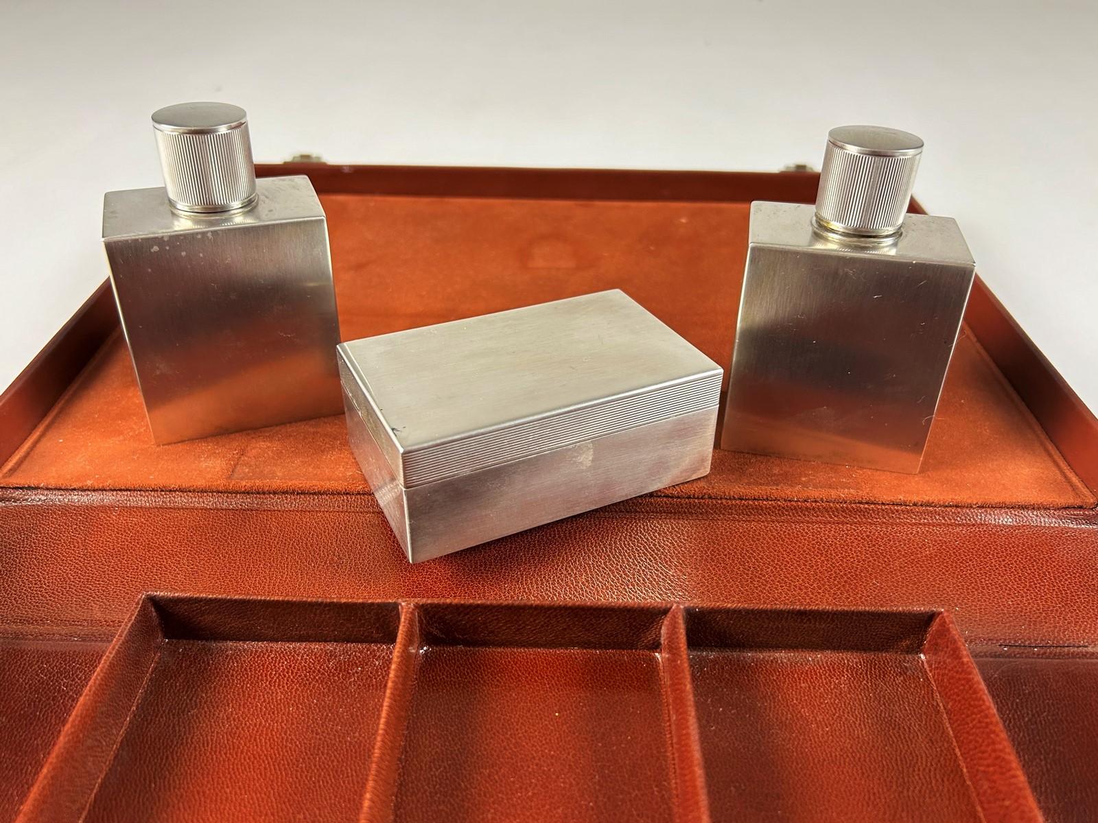 Eine kostbare Hermès Toiletry Leder Reisetasche CIRCA 1970 im Angebot 3