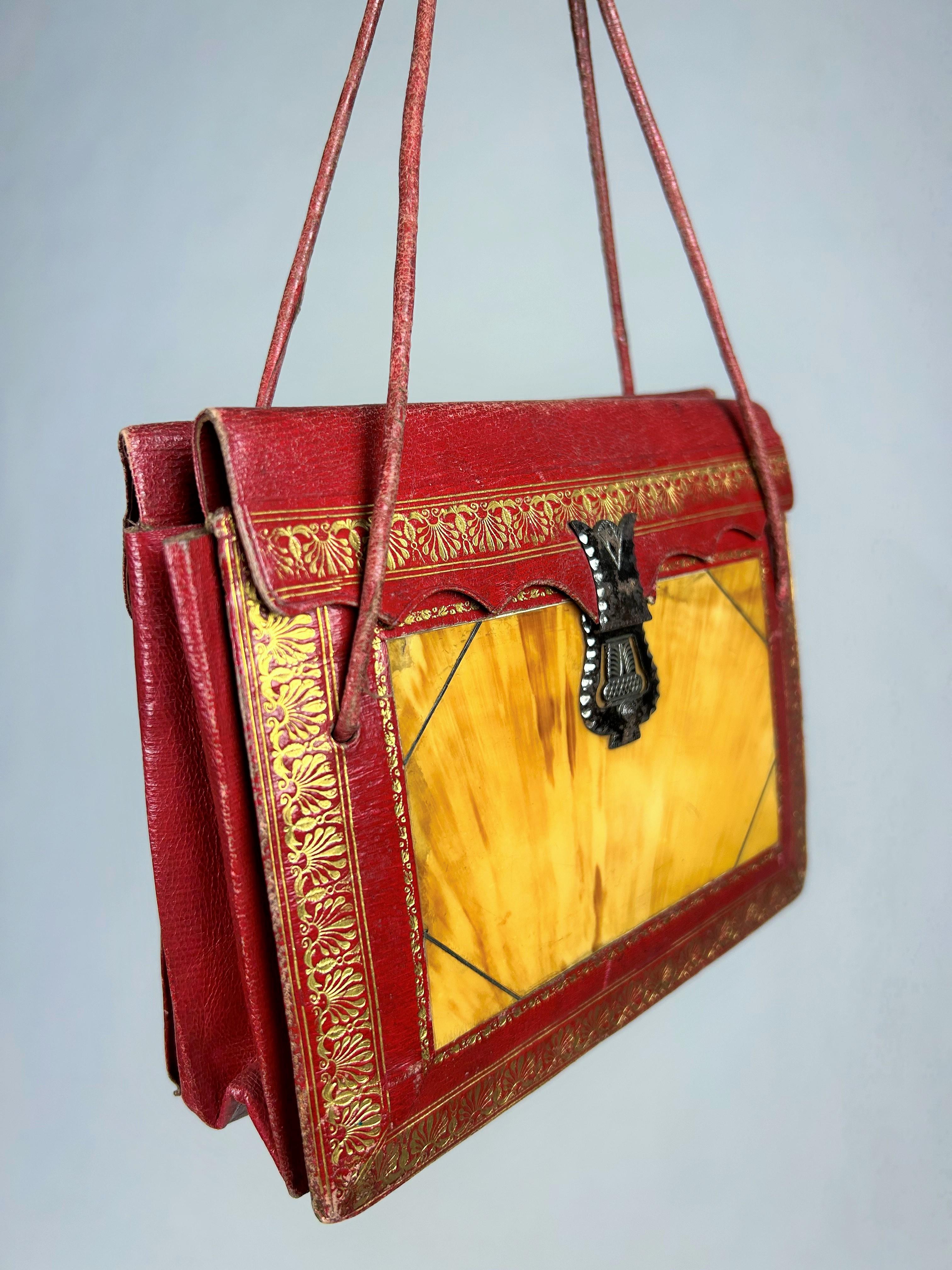A precious red Leather Reticule with tortoiseshell inlay - England Dated 1836 In Good Condition For Sale In Toulon, FR