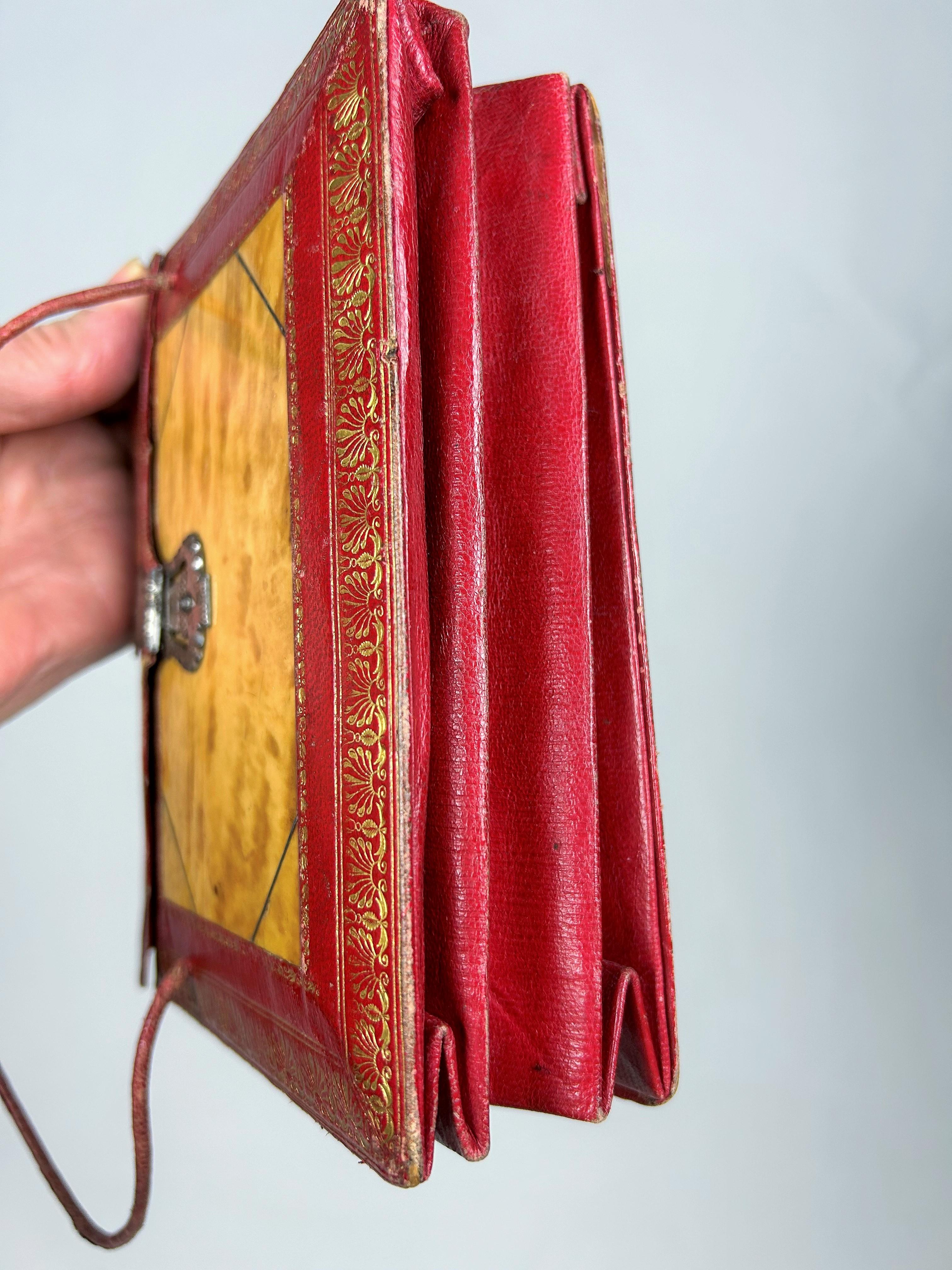 A precious red Leather Reticule with tortoiseshell inlay - England Dated 1836 For Sale 3