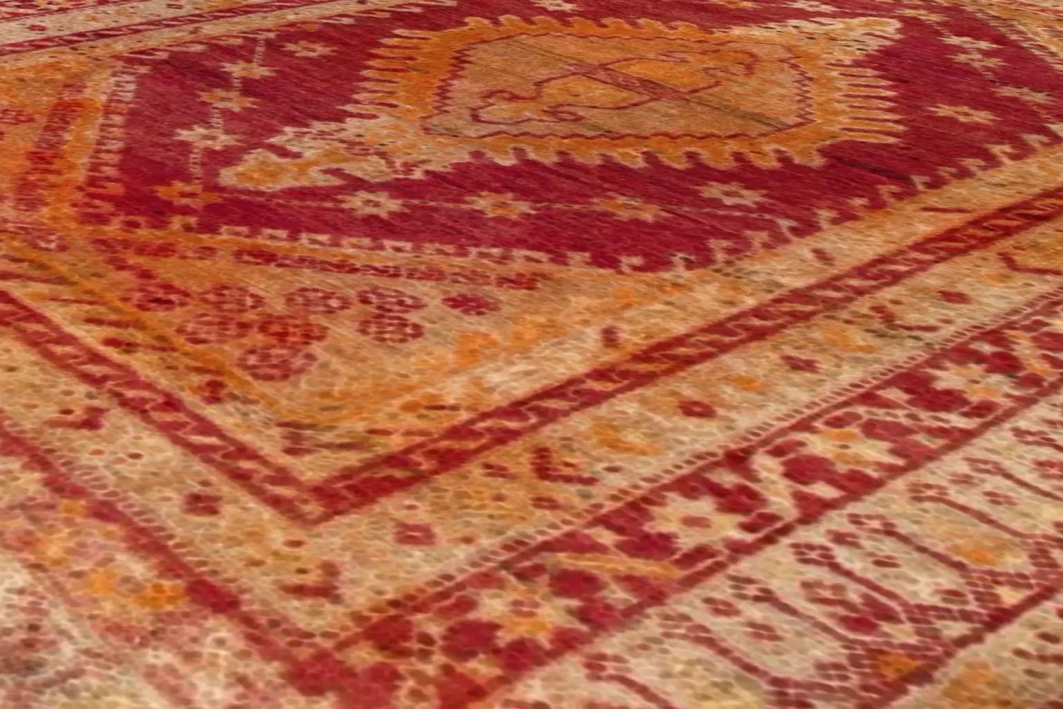 Un grazioso tappeto per tacchini rosso e arancione - Oushak Design in vendita 1