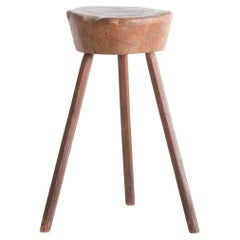 Eine primitive 19. Jahrhundert Wabi-Sabi Ulme Beistelltisch Display Stand oder Hocker