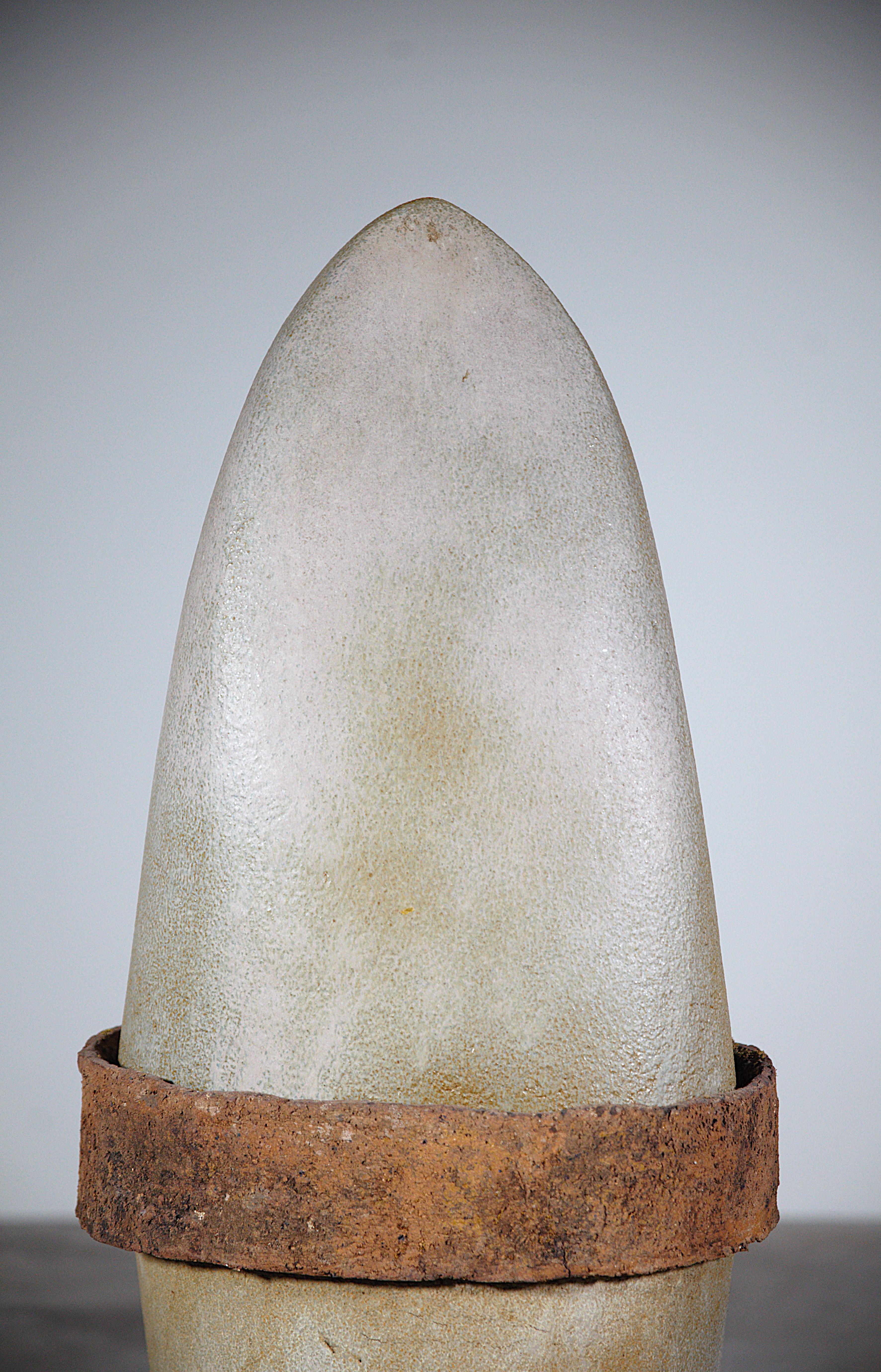 Fine XX secolo Scudo primitivo in ceramica di Tim Orr Francia, anni '70 in vendita