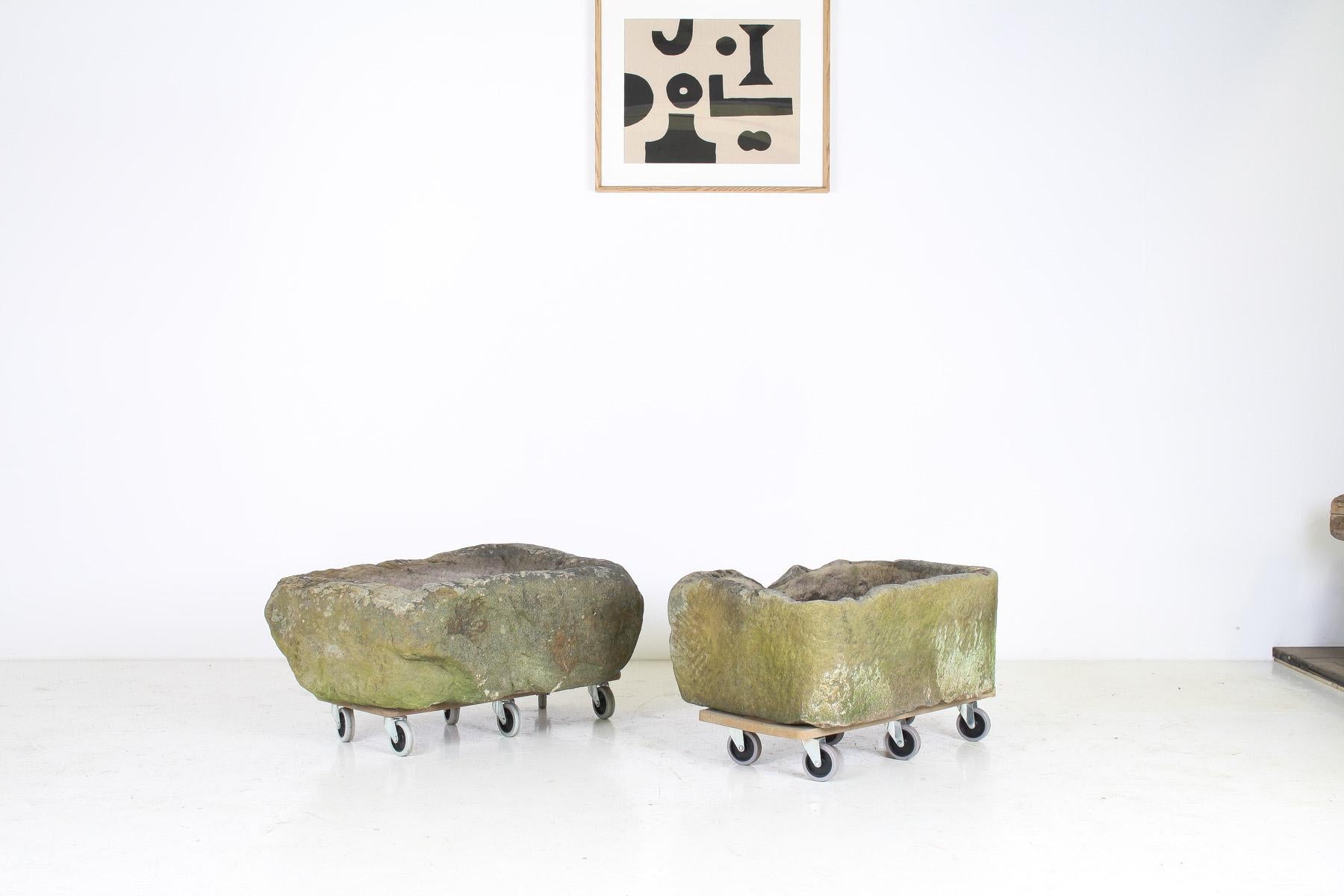 A Primitive Pair of Stone Trough Garden Planters with Weathered Patina In Good Condition For Sale In Llanbrynmair, GB