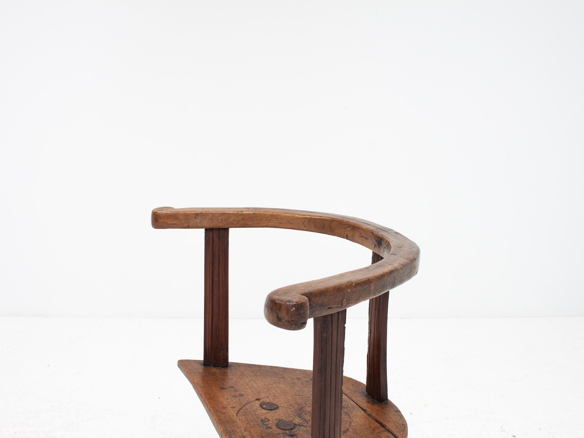 Primitive, volkstümlicher, rustikaler, rustikaler „Hedge“- oder Famine-Stuhl, um 1800, England (Holz) im Angebot