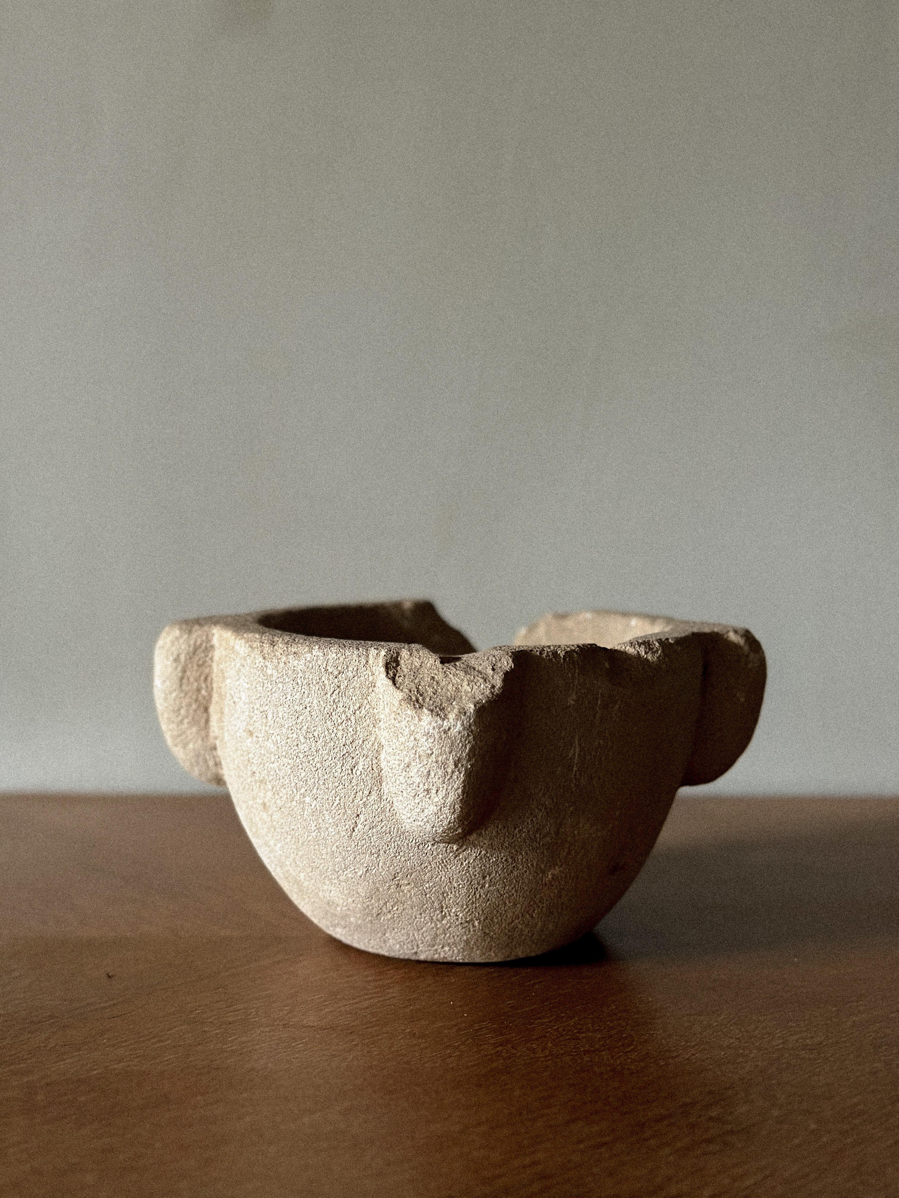 A Primitive Wabi Sabi Hand-Carved Stone Mortar, Spain, Early 20th Century   In Good Condition For Sale In Hønefoss, 30