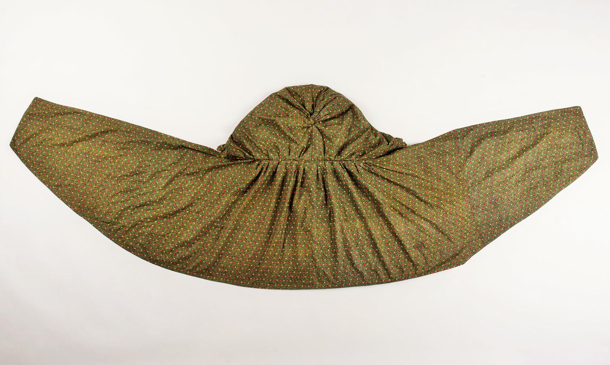 Women's A Printed cotton Cloak- Provence Circa 1800