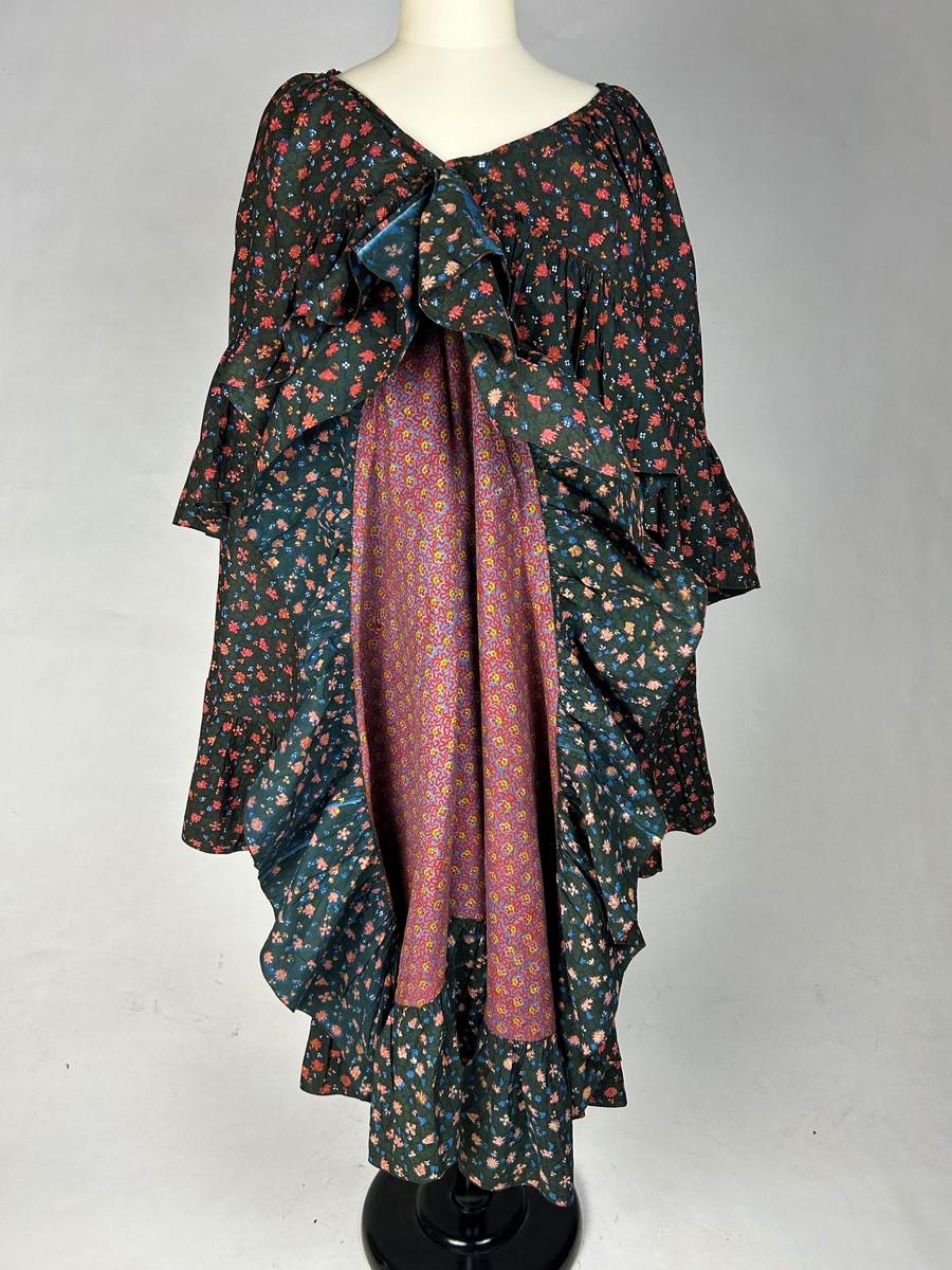 A Printed Cotton cloak Visite in Baton Rompu - Provence Circa 1820-1850 For Sale 3