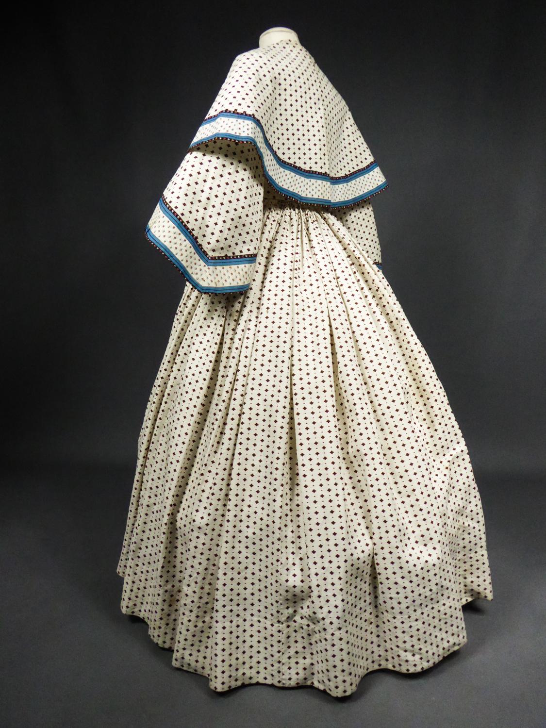 A Printed Cotton Crinoline Day Dress - France Napoleon III Period Circa 1865 3