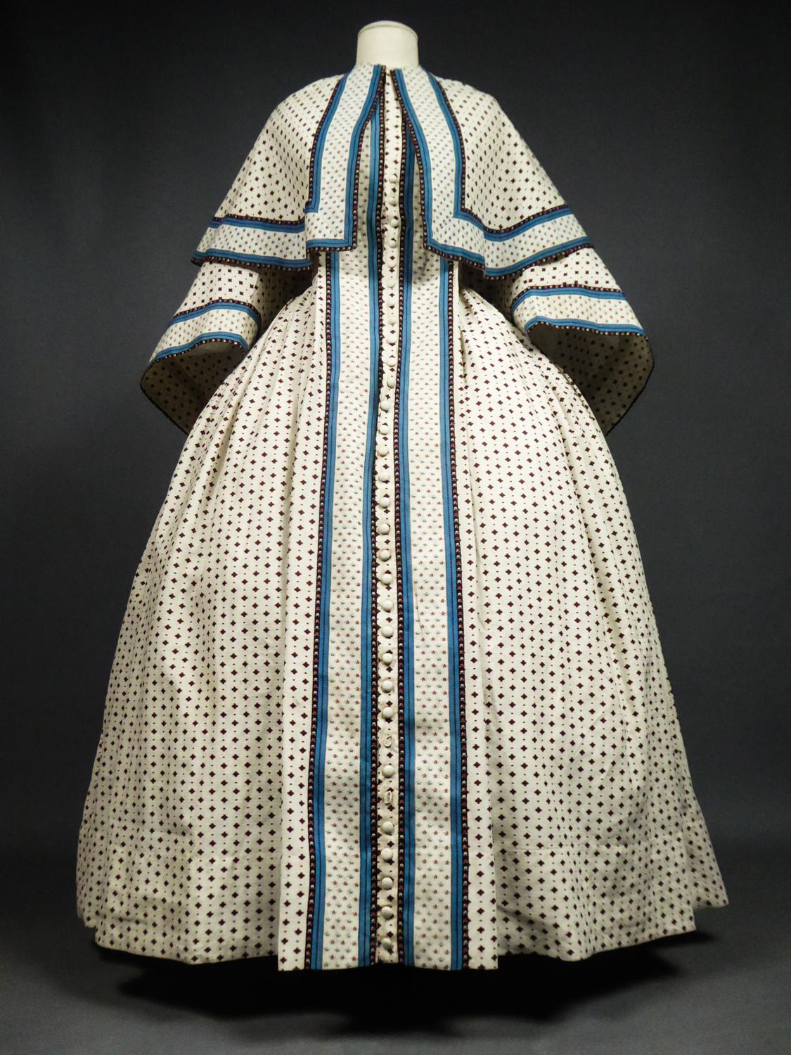 A Printed Cotton Crinoline Day Dress - France Napoleon III Period Circa 1865 7