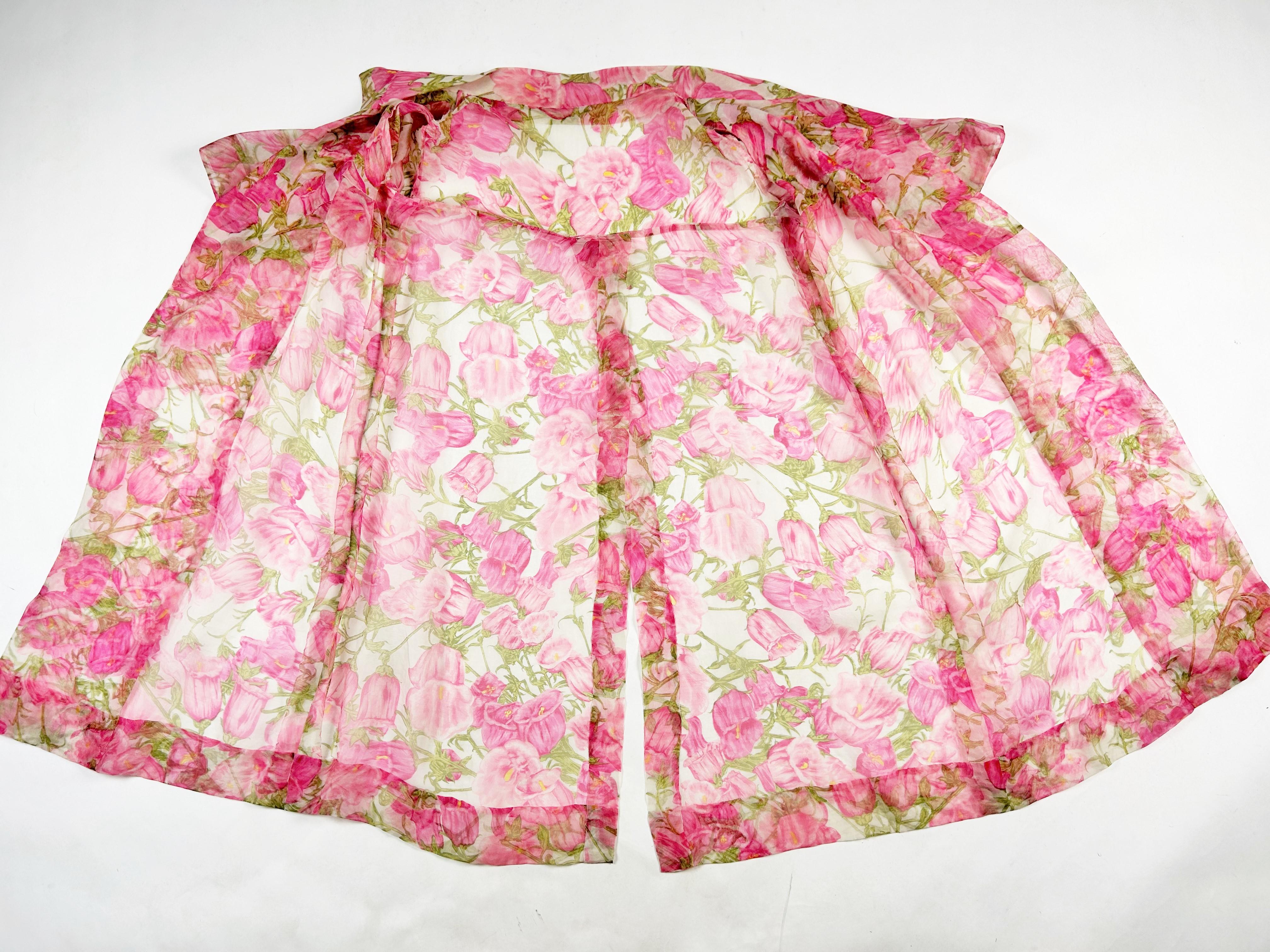Un abrigo de organza estampada al estilo de Pierre Balmain - Francia Circa 1958-1962 en venta 5