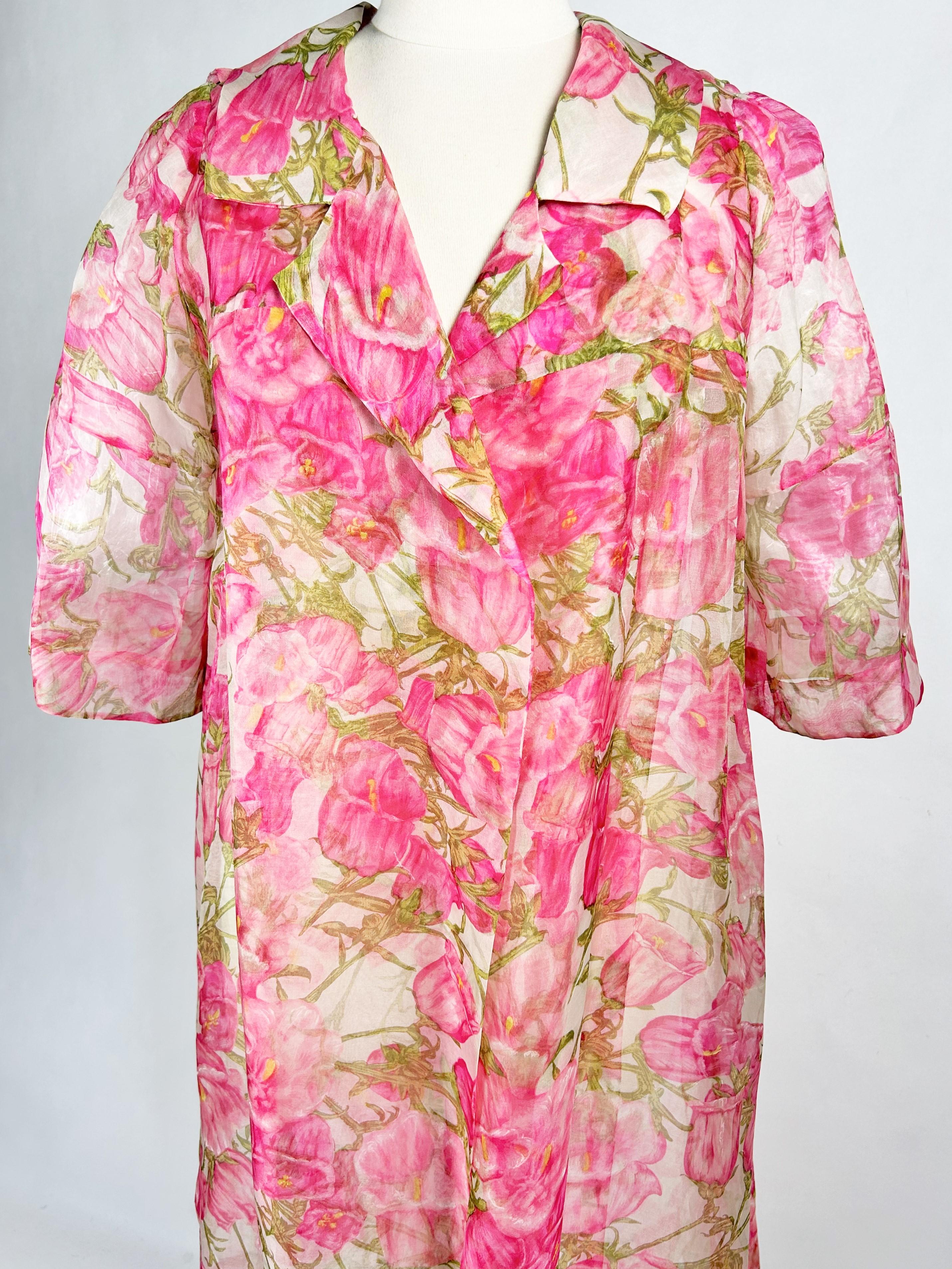 Un abrigo de organza estampada al estilo de Pierre Balmain - Francia Circa 1958-1962 en venta 7