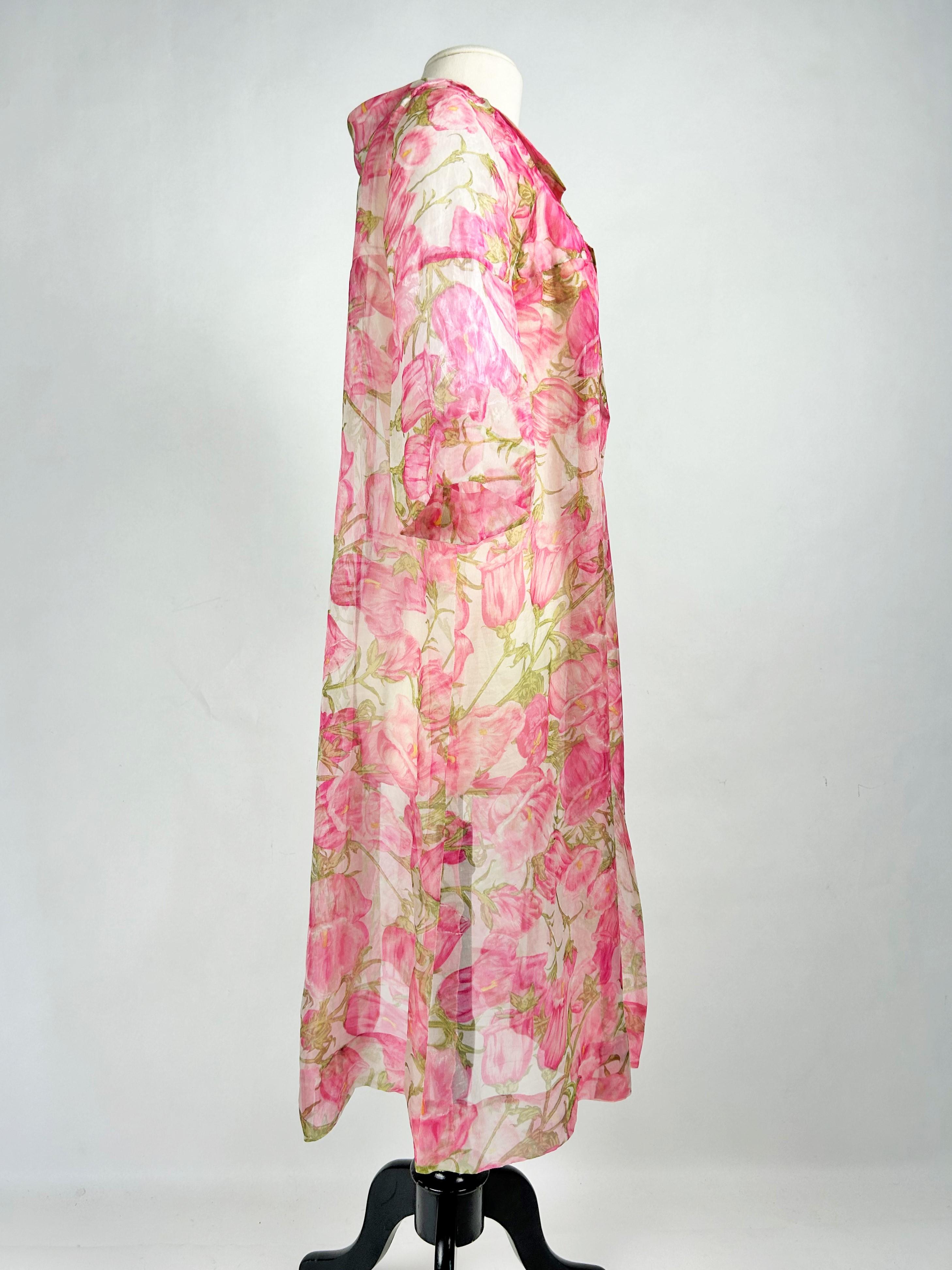 De las mujeres Un abrigo de organza estampada al estilo de Pierre Balmain - Francia Circa 1958-1962 en venta