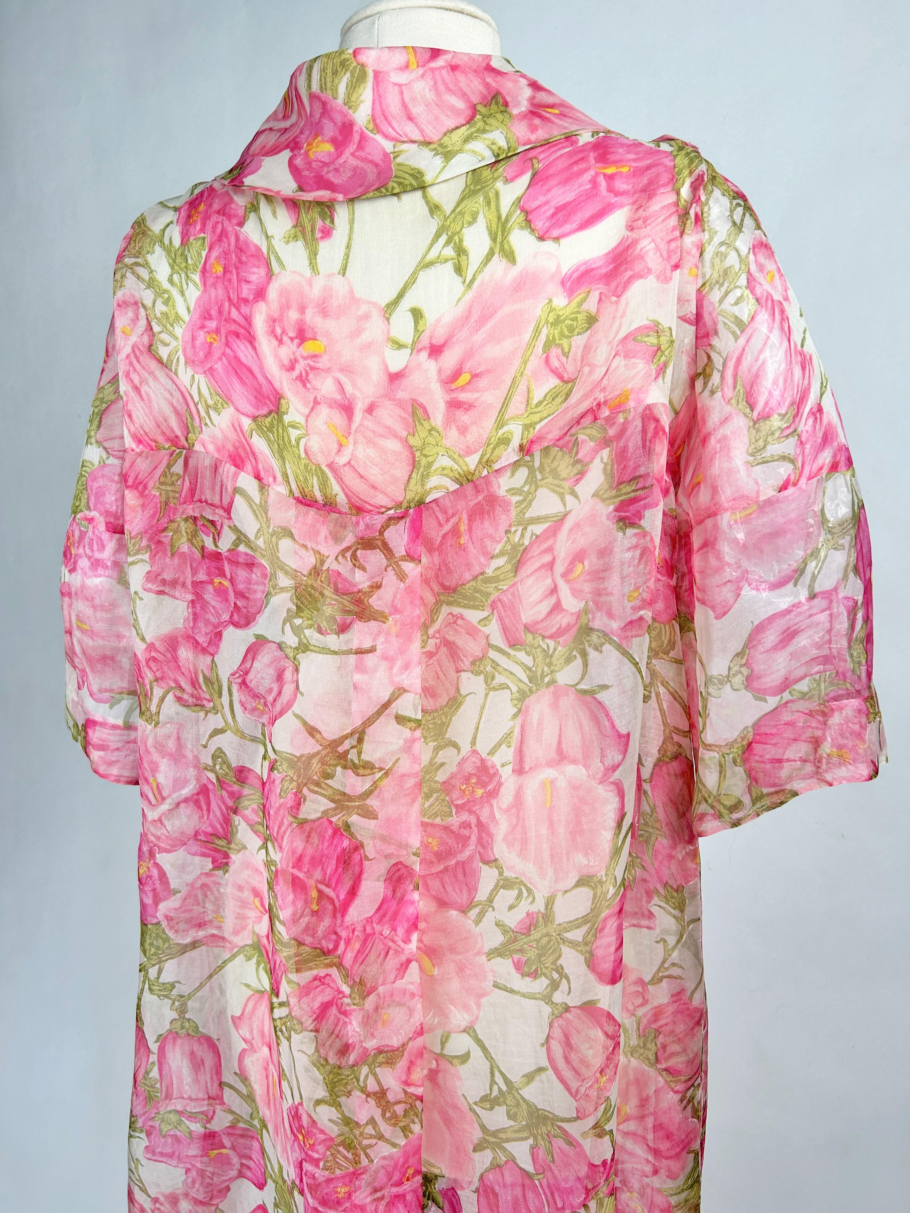 Un abrigo de organza estampada al estilo de Pierre Balmain - Francia Circa 1958-1962 en venta 2