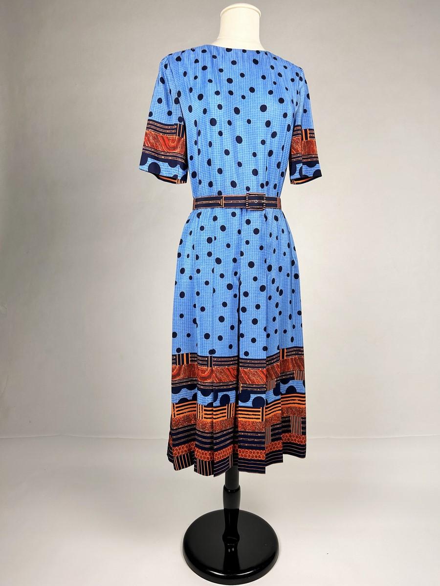 Bleu Robe en taffetas imprimé de Jules-François Crahay pour Lanvin - Paris Circa 1975 en vente